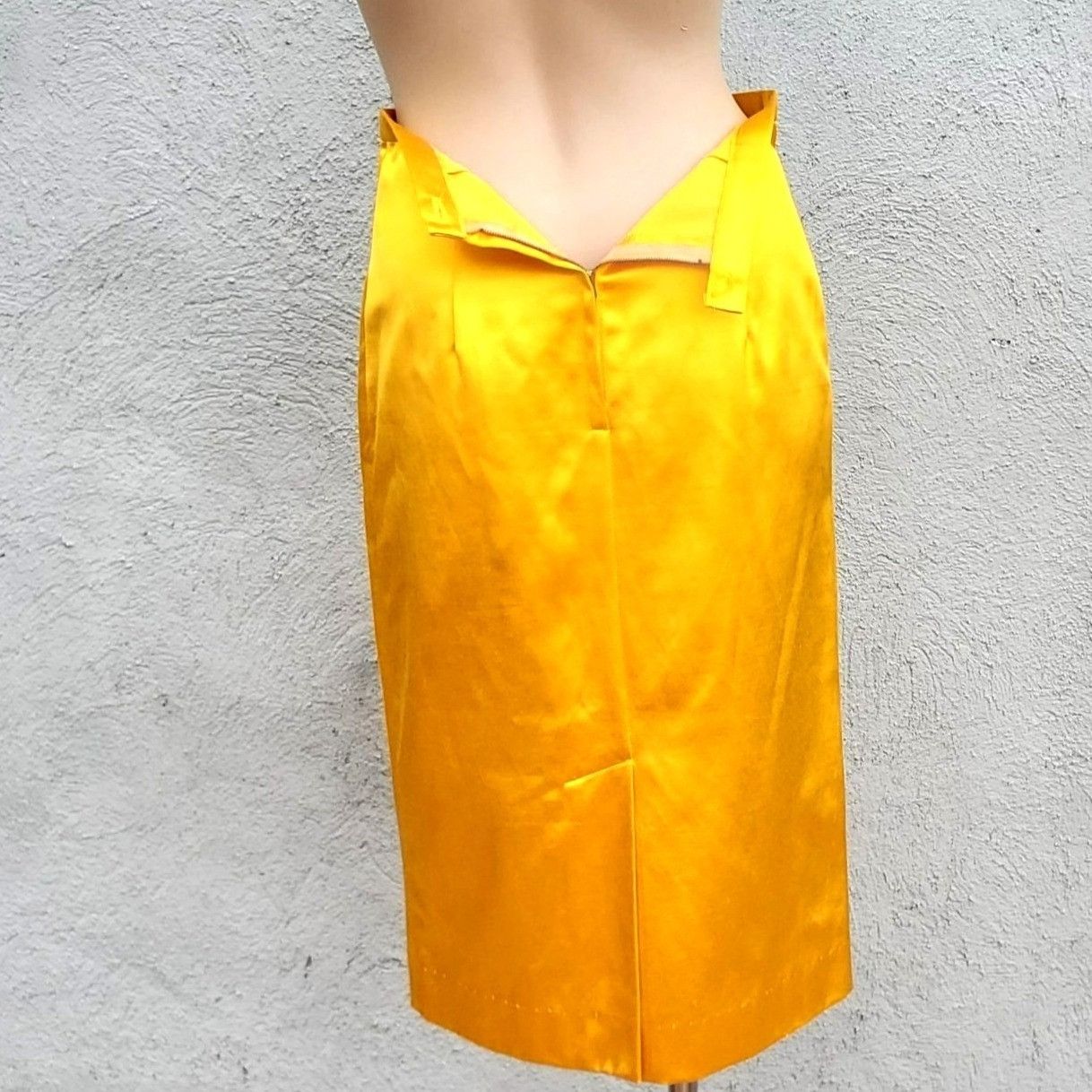 Vintage Vintage Yellow Yellow Satin Wiggle Pencil Skirt Size S 50s M Size 27" / US 4 / IT 40 - 1 Thumbnail