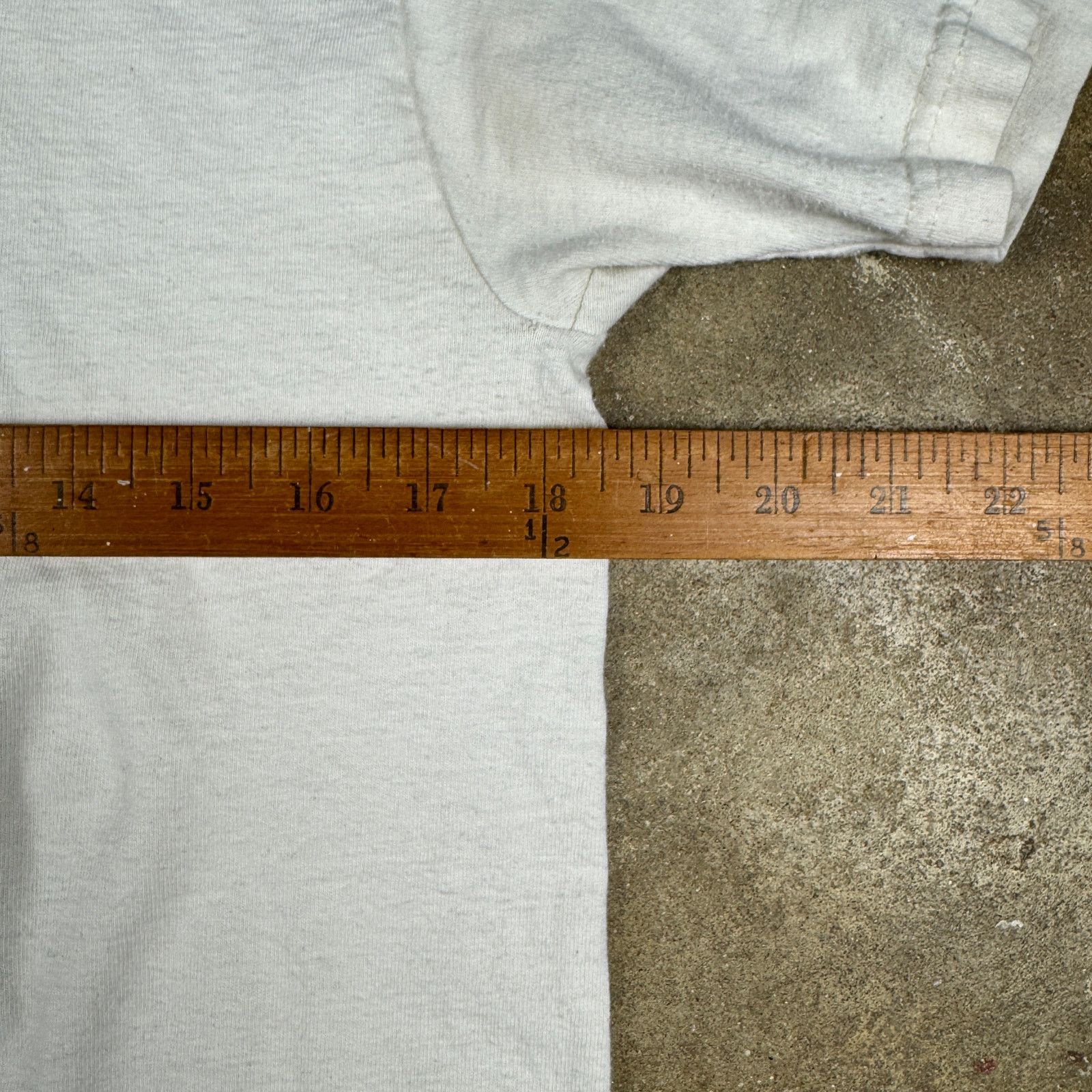Fruit Of The Loom Vtg Fruit of the Loom Chicago Gray Wolf Tee Unisex Medium Size US M / EU 48-50 / 2 - 7 Thumbnail