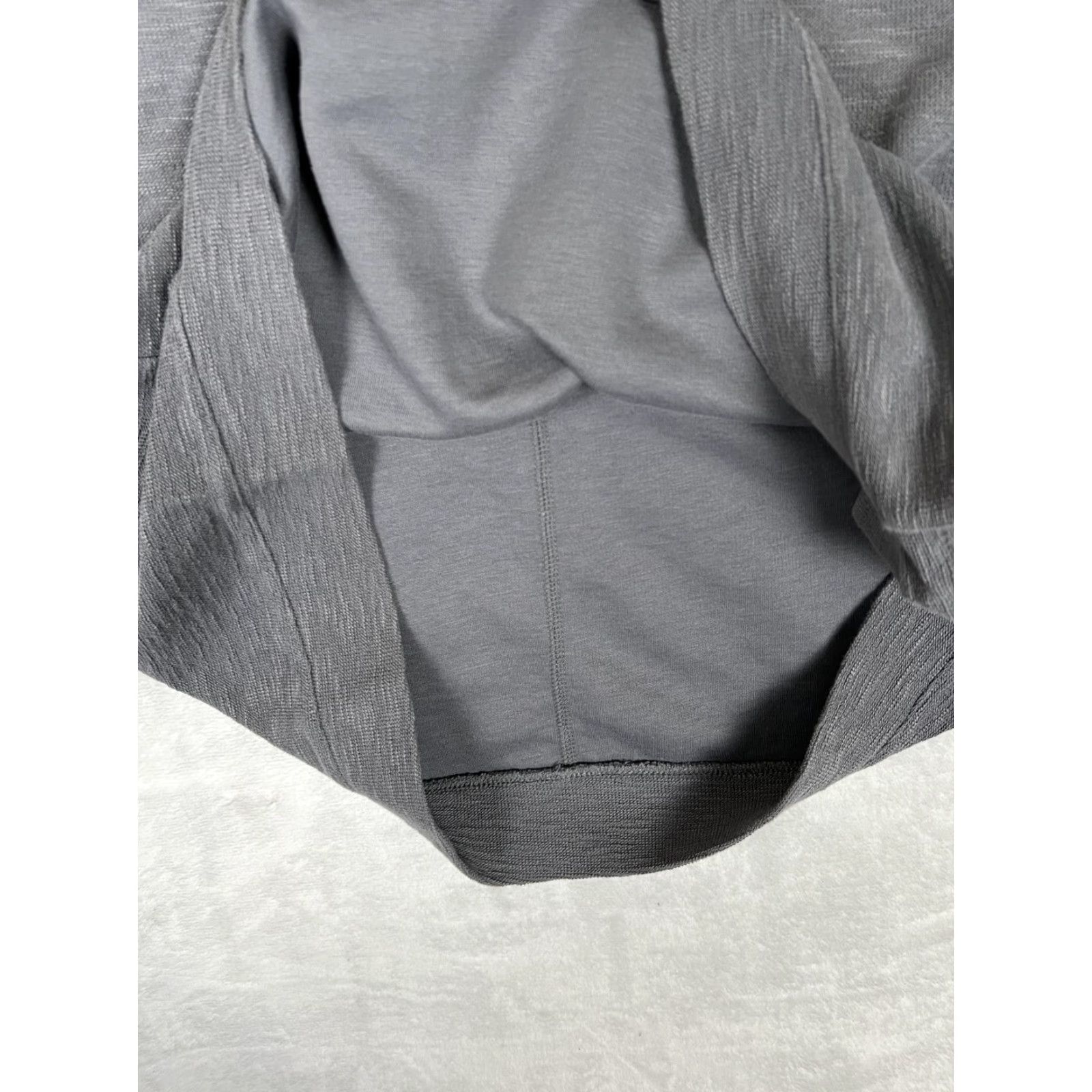 Nike VINTAGE Nike Sweatshirt Mens XL Gray Standard Fit Pullover Swoosh Logo Light Size US XL / EU 56 / 4 - 7 Thumbnail