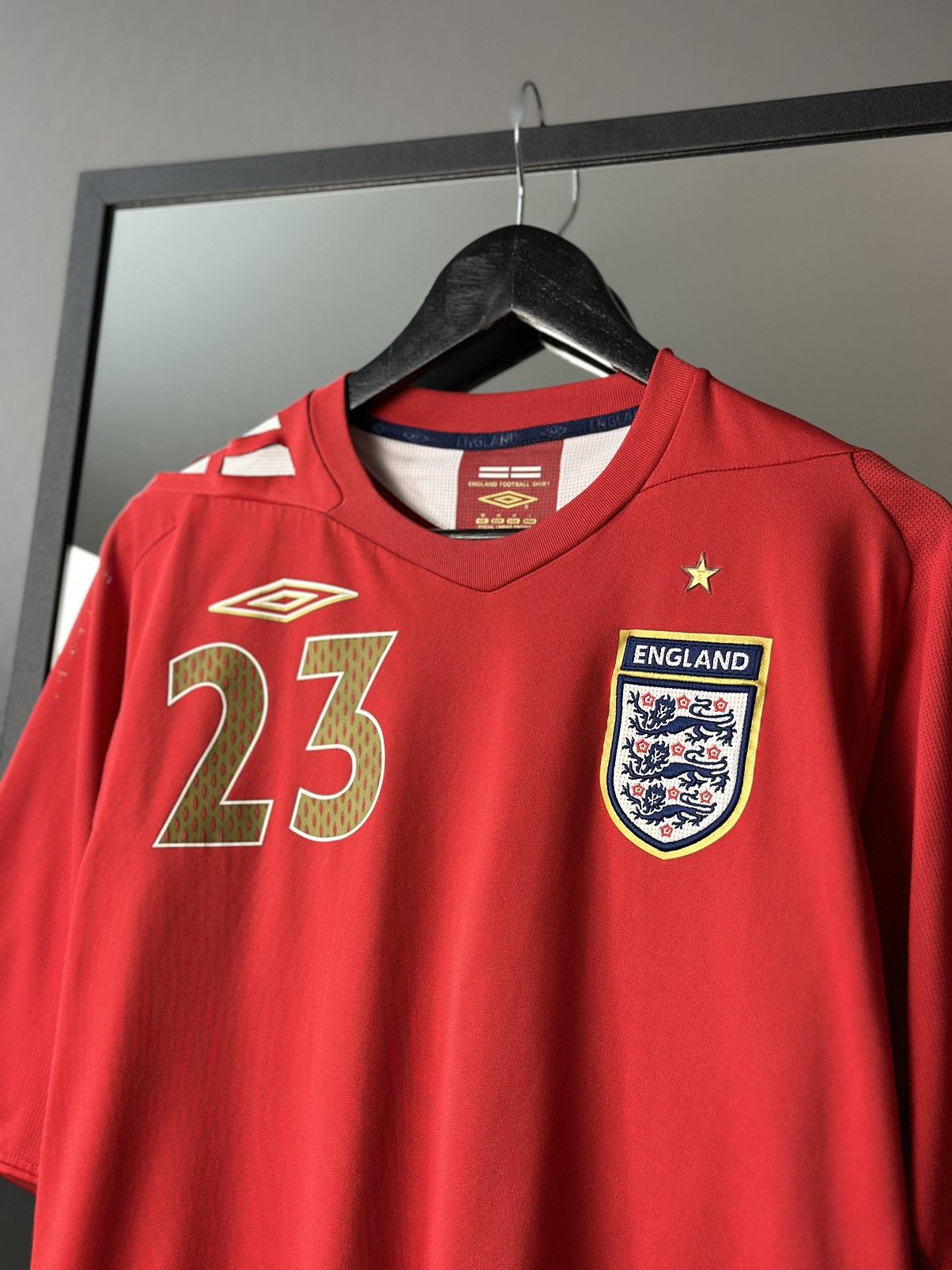Umbro ENGLAND 2006 2008 AWAY FOOTBALL SHIRT SOCCER JERSEY WALCOTT Size US M / EU 48-50 / 2 - 4 Thumbnail