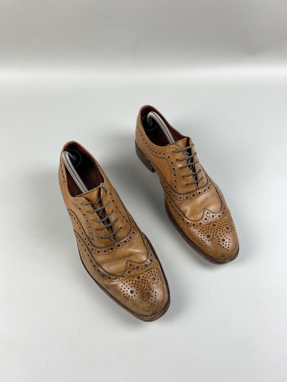 Loake Loake men’s leather formal brogues shoes Size US 9.5 / EU 42-43 - 2 Thumbnail