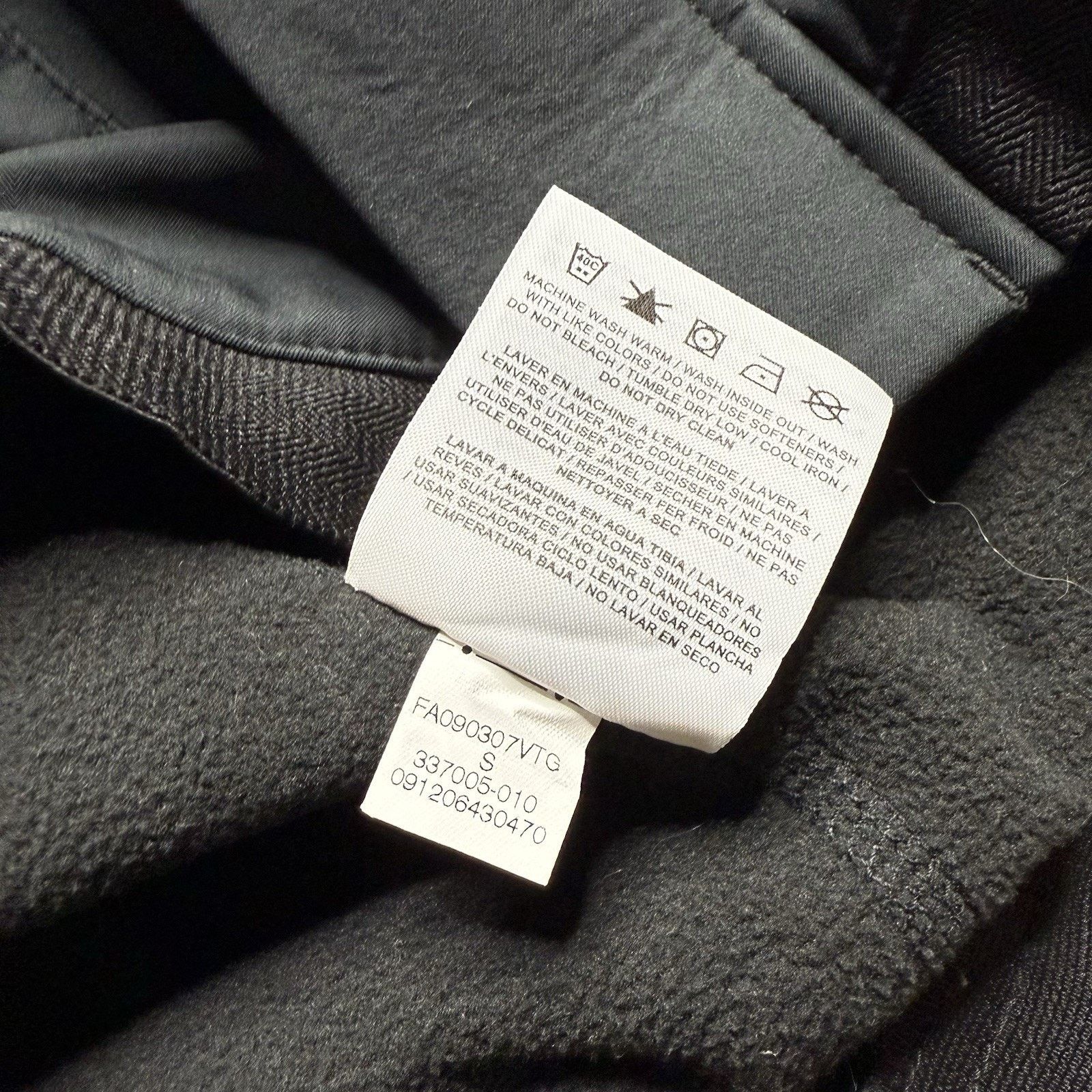 Nike ACG Vintage Nike ACG Softshell Utility Black Hooded Jacket Small Size US S / EU 44-46 / 1 - 9 Thumbnail