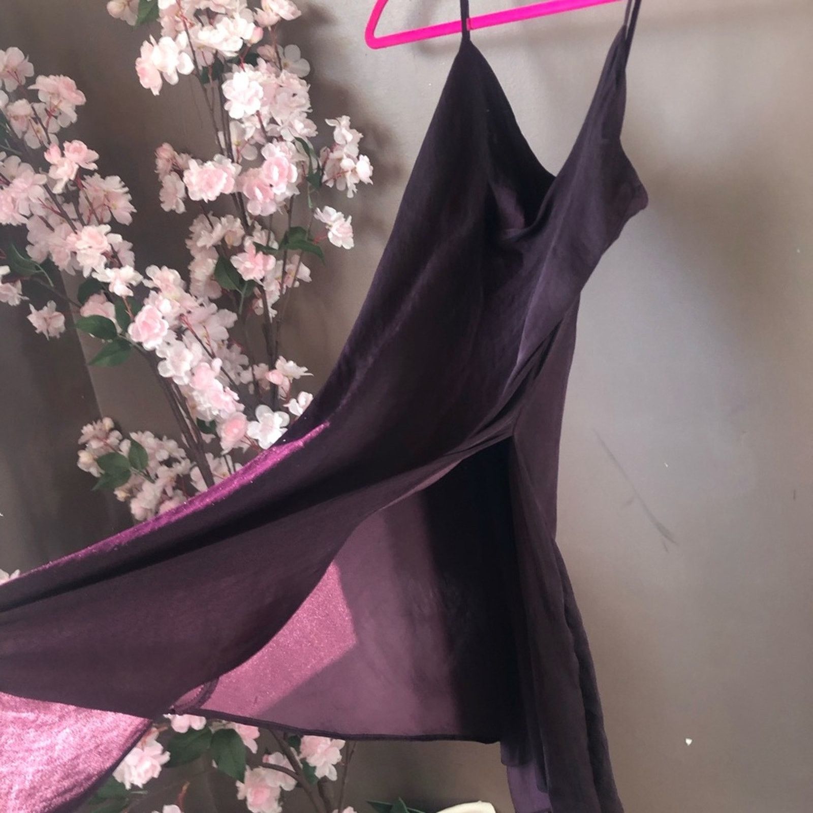 NBDN Nobrandedon Silky slip dress purple with side ruffle and slit. Size M / US 6-8 / IT 42-44 - 4 Thumbnail