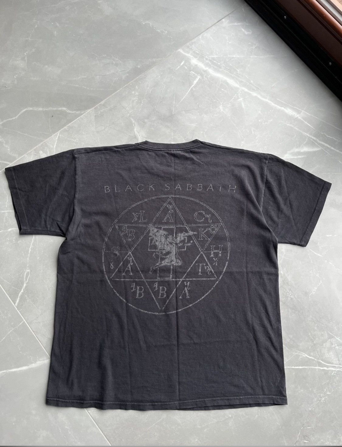 Band Tees Black Sabbath Heaven And Hell vintage Band Tee opium merch Size US XL / EU 56 / 4 - 4 Thumbnail