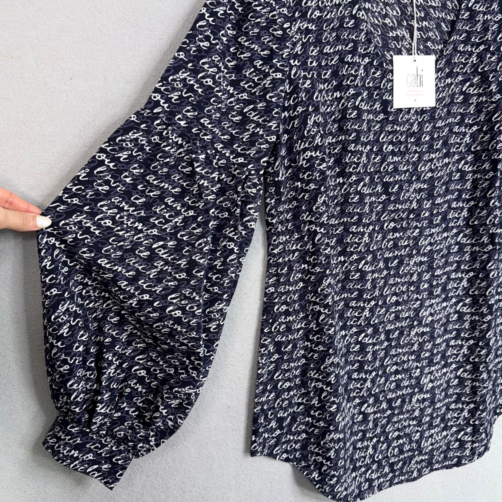 Vintage Cabi Blouse Womens Small Blue Love Te Amo Script Balloon Tunic Top Feminine Work Size S / US 4 / IT 40 - 4 Thumbnail