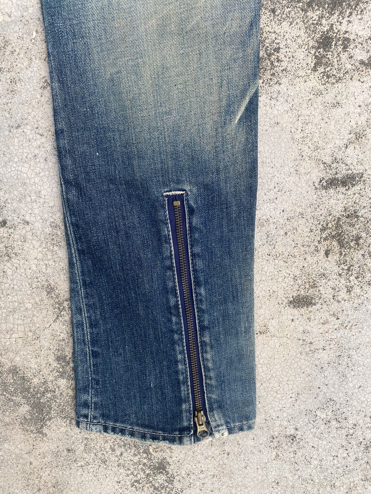 If Six Was Nine × Japanese Brand × Le Grande Bleu (L.G.B.) Japanese Brand Varosh Distressed Patch Faded Low Rise Jeans Size US 30 / EU 46 - 22 Thumbnail