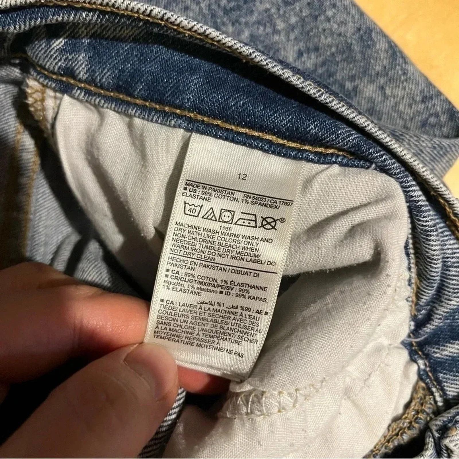 Old Navy Old Navy Women's Distressed Sky-Hi Extra Jeans Size 12 Size 34" / US 12 / IT 48 - 4 Thumbnail