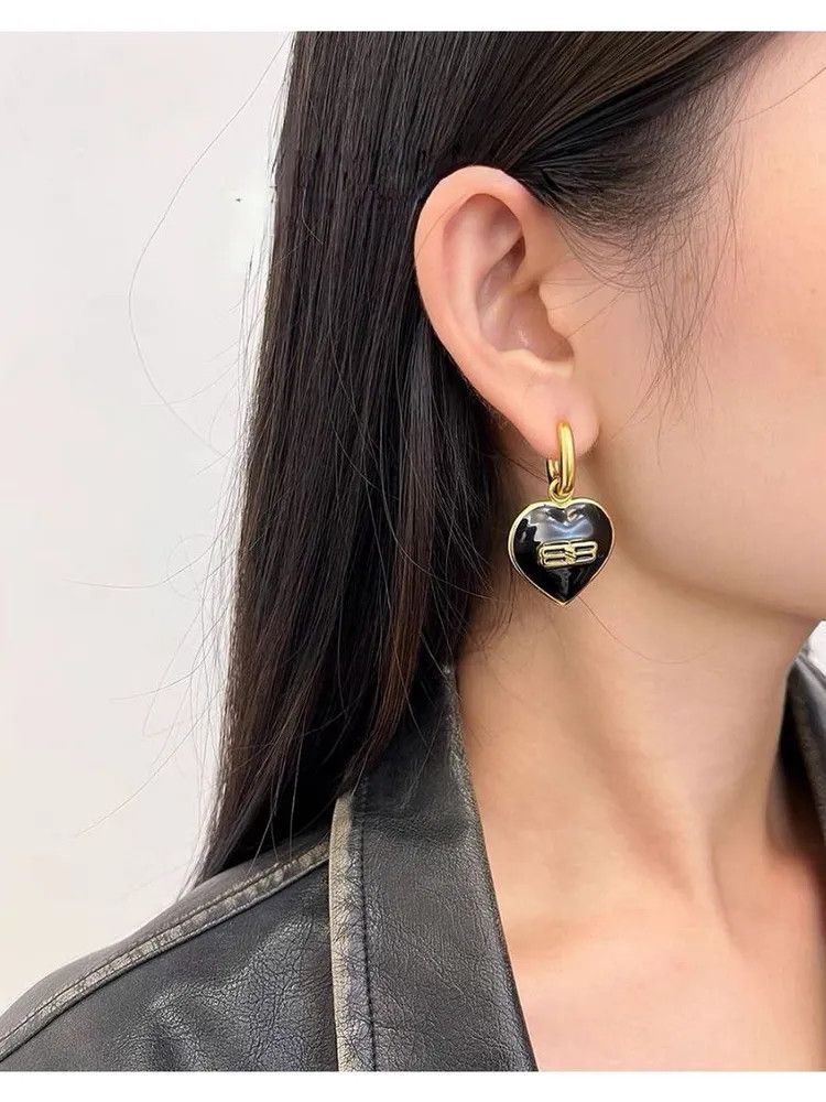 Balenciaga o1mt1gz1224 Size: OS / BB Icon Heart Earrings in Black/Gold Size ONE SIZE - 5 Thumbnail