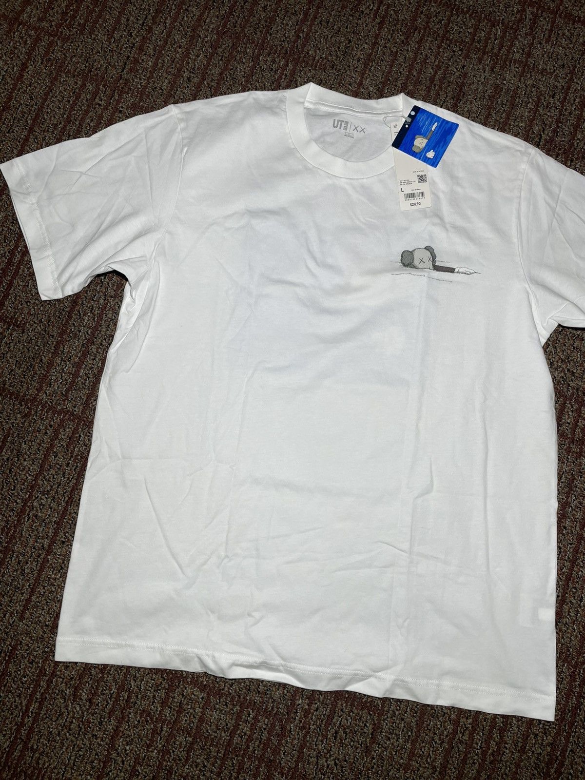 Uniqlo KAWS x Uniqlo UT Artbook Tee (Large) Size US L / EU 52-54 / 3 - 1 Thumbnail