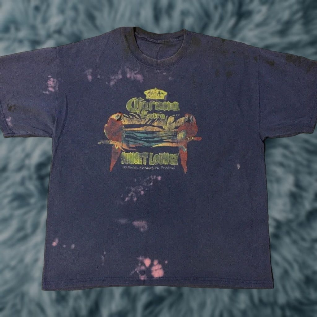 Vintage Vtg Corona Sunset Lounge Thrashed Faded Bleach Shirt L Blue Graphic Tee 90s Grunge Bar Beer Distressed Mens T-Shirt Size US L / EU 52-54 / 3 - 1 Thumbnail