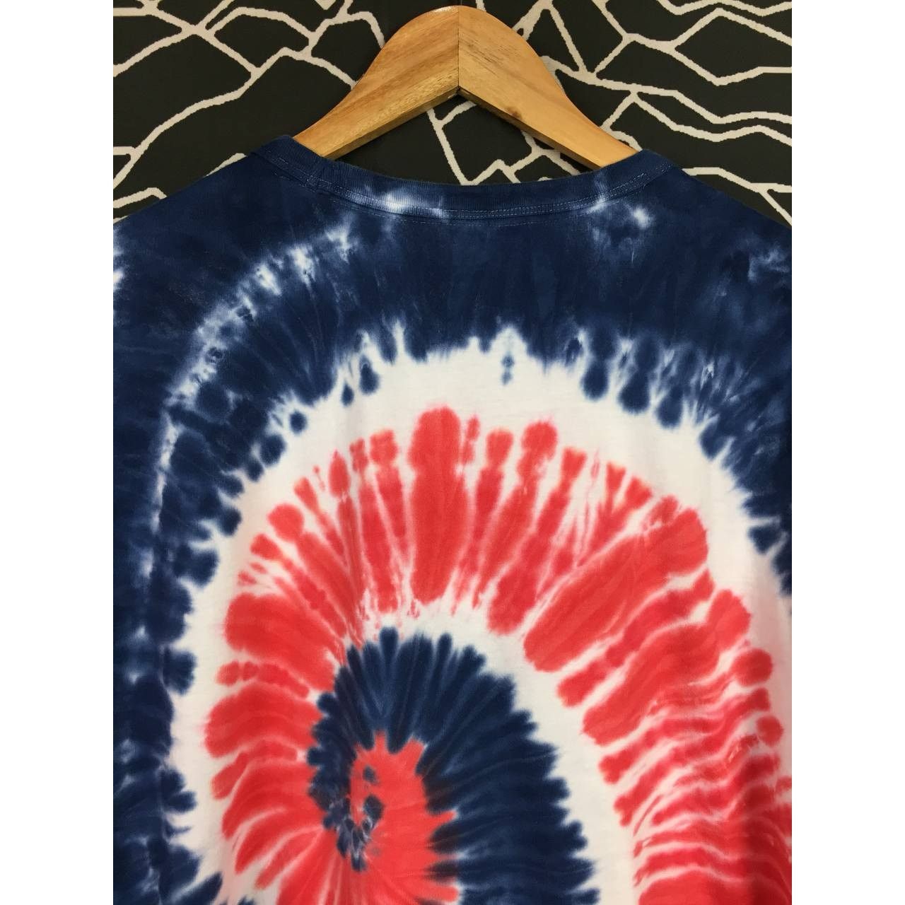 Old Navy Old Navy Spell Out Logo Spiral Tie Dye Oversized Tee Size US L / EU 52-54 / 3 - 5 Thumbnail