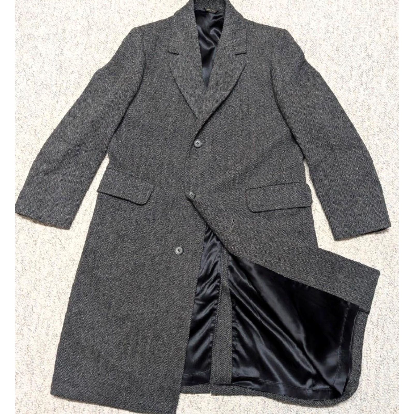 London Fog VINTAGE London Fog Overcoat Tweed USA Made grey Herringbone 42 44 Charcoal Long Men M Chest 42 in TwEEd Donegal Coat Size US M / EU 48-50 / 2 - 2 Thumbnail