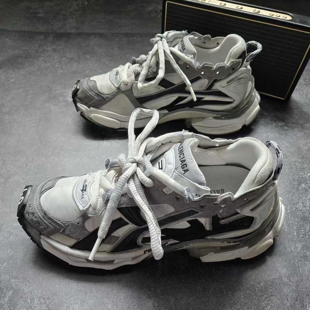Balenciaga Balenciaga Running Black Lowtop Sneakers 40 Men Size US 7.5 / EU 40-41 - 1 Thumbnail