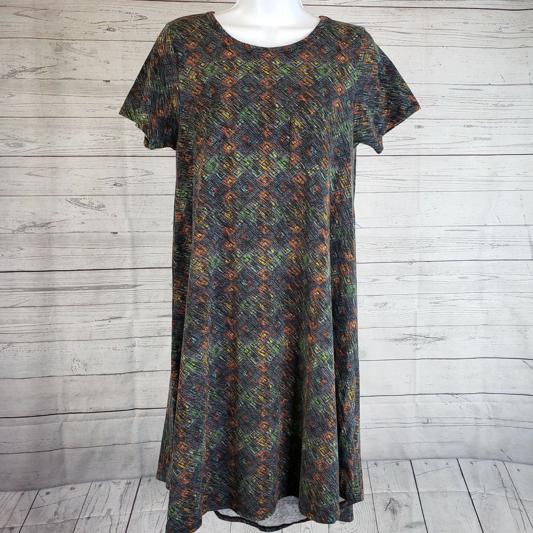 Vintage VINTAGE LuLaRoe Carly Dress XS Gray Geometric Short Sleeve Womens Dress Midi Hi-Low 64% cotton blend Casual Size 26" / US 2 / IT 38 - 2 Thumbnail