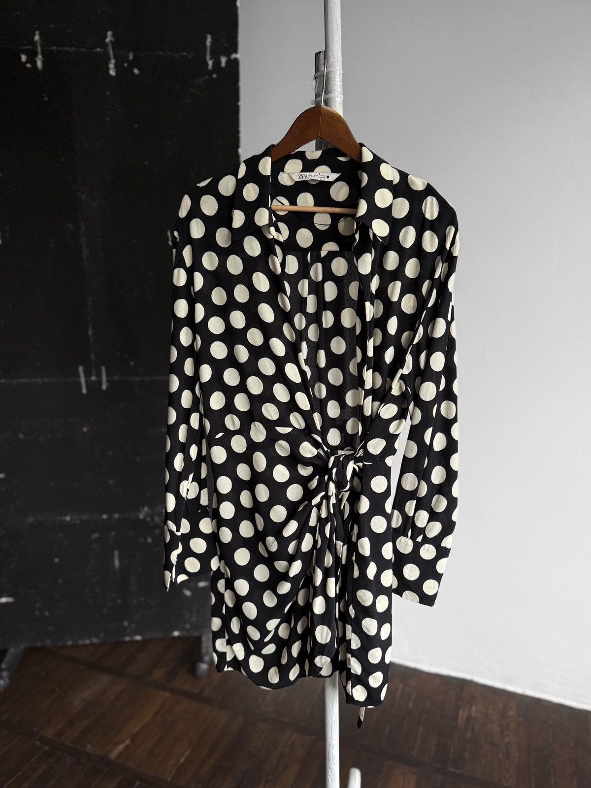 Other × Zara Zara Mini Polka Dot Pareo Wrap V-Neck Dress Black/White Size L / US 10 / IT 46 - 5 Thumbnail