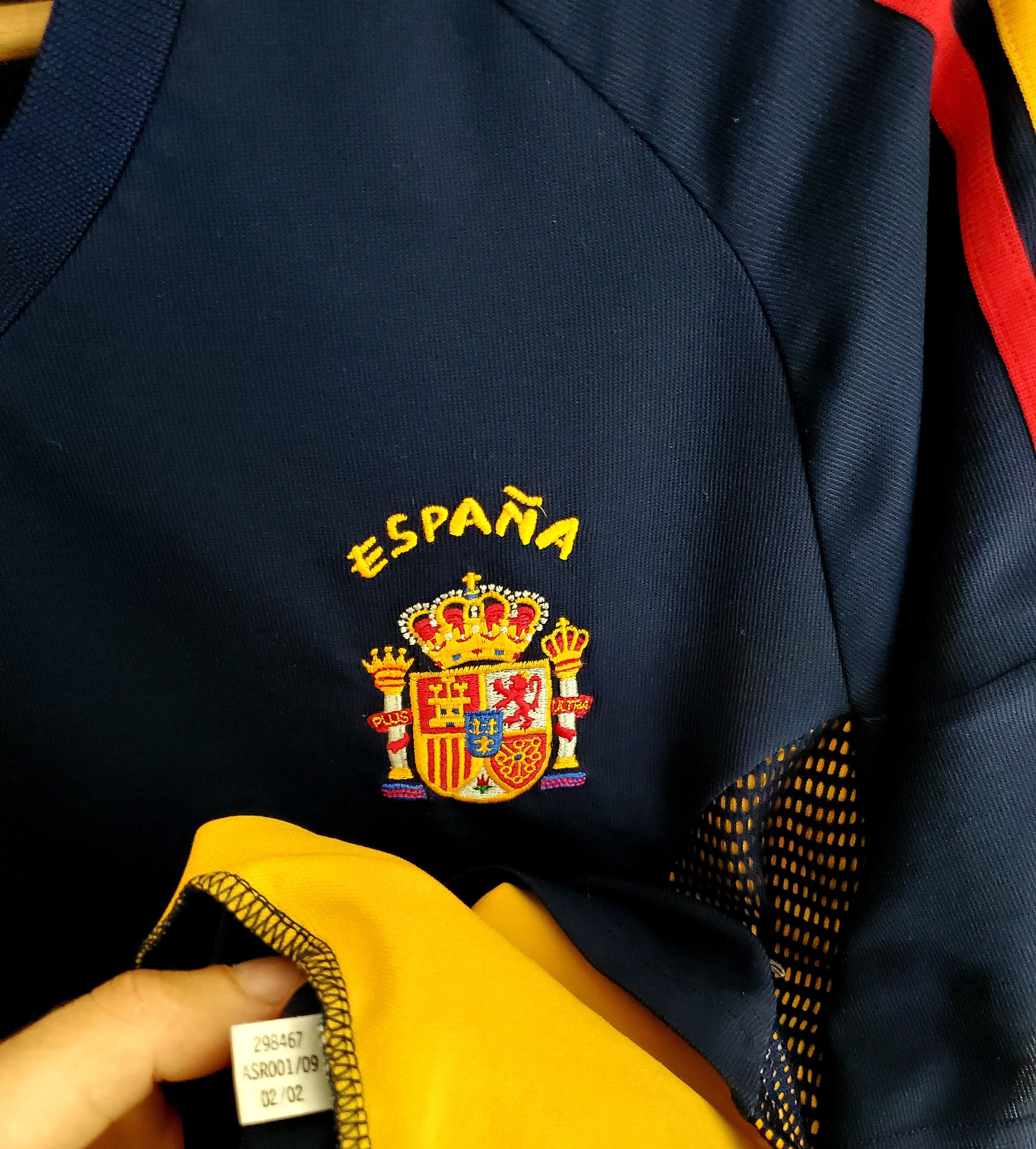 Adidas Vintage SPAIN 2002 2004 THIRD SOCCER JERSEY ADIDAS M Size US M / EU 48-50 / 2 - 8 Thumbnail