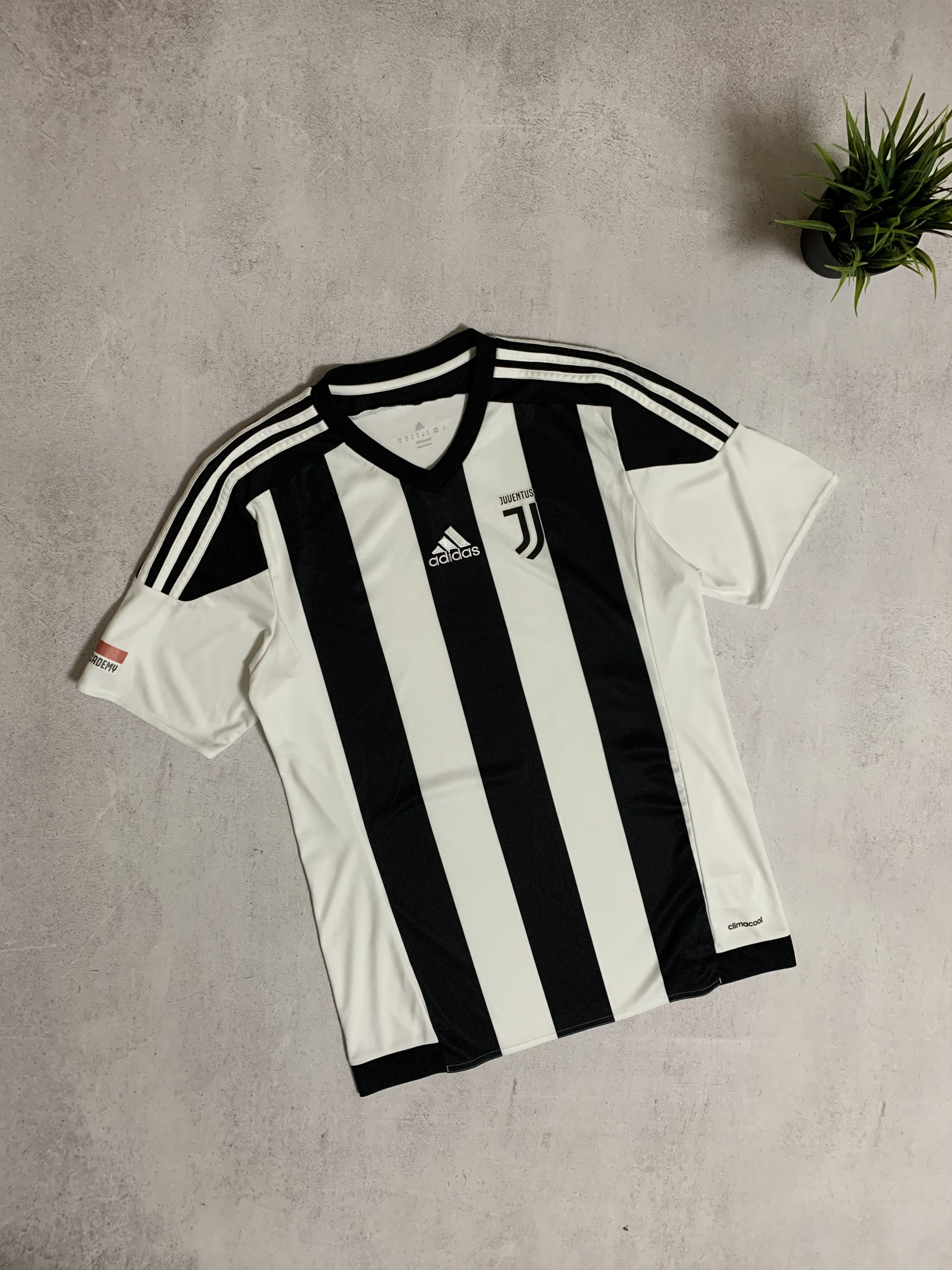 Adidas × Vintage Adidas Juventus Jersey T Shirt 2016 Blockcore Y2K Size US M / EU 48-50 / 2 - 1 Thumbnail