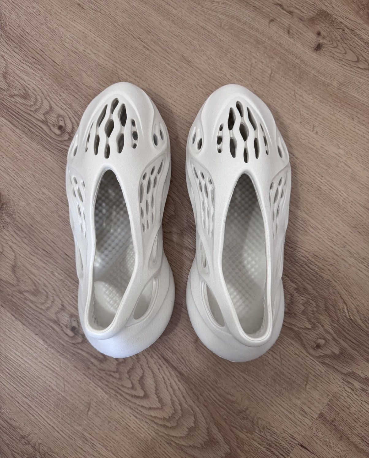 Adidas Adidas Yeezy Foam RNNR Sand Size US 10 / EU 43 - 7 Thumbnail