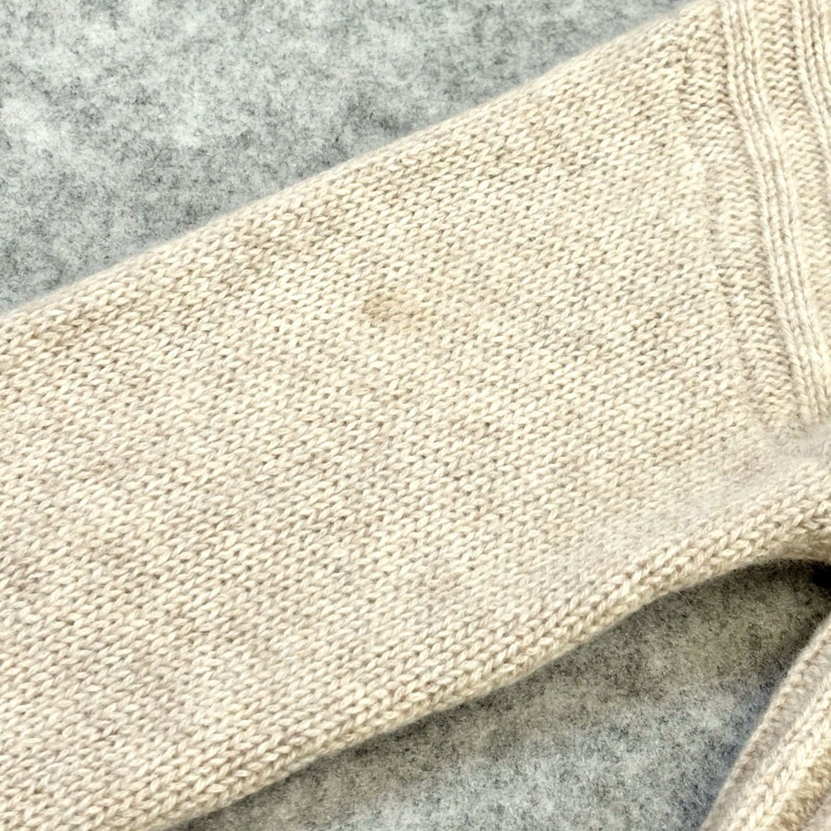 Vintage Wyse London Pullover Womens S/M jumper wool cashmere beige women Damaged See Pics Size S / US 4 / IT 40 - 5 Thumbnail