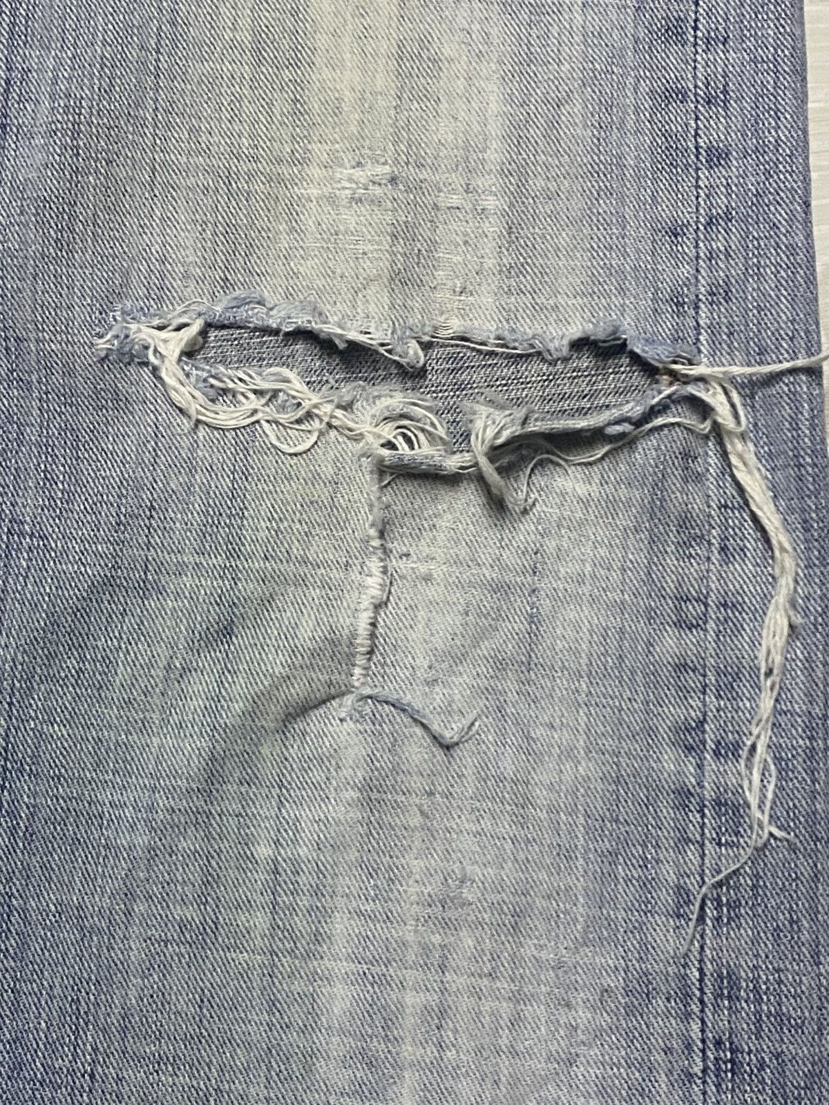 Japanese Brand Vintage Japanese Brand Light Wash Distressed Baggy Jeans Size US 36 / EU 52 - 14 Thumbnail