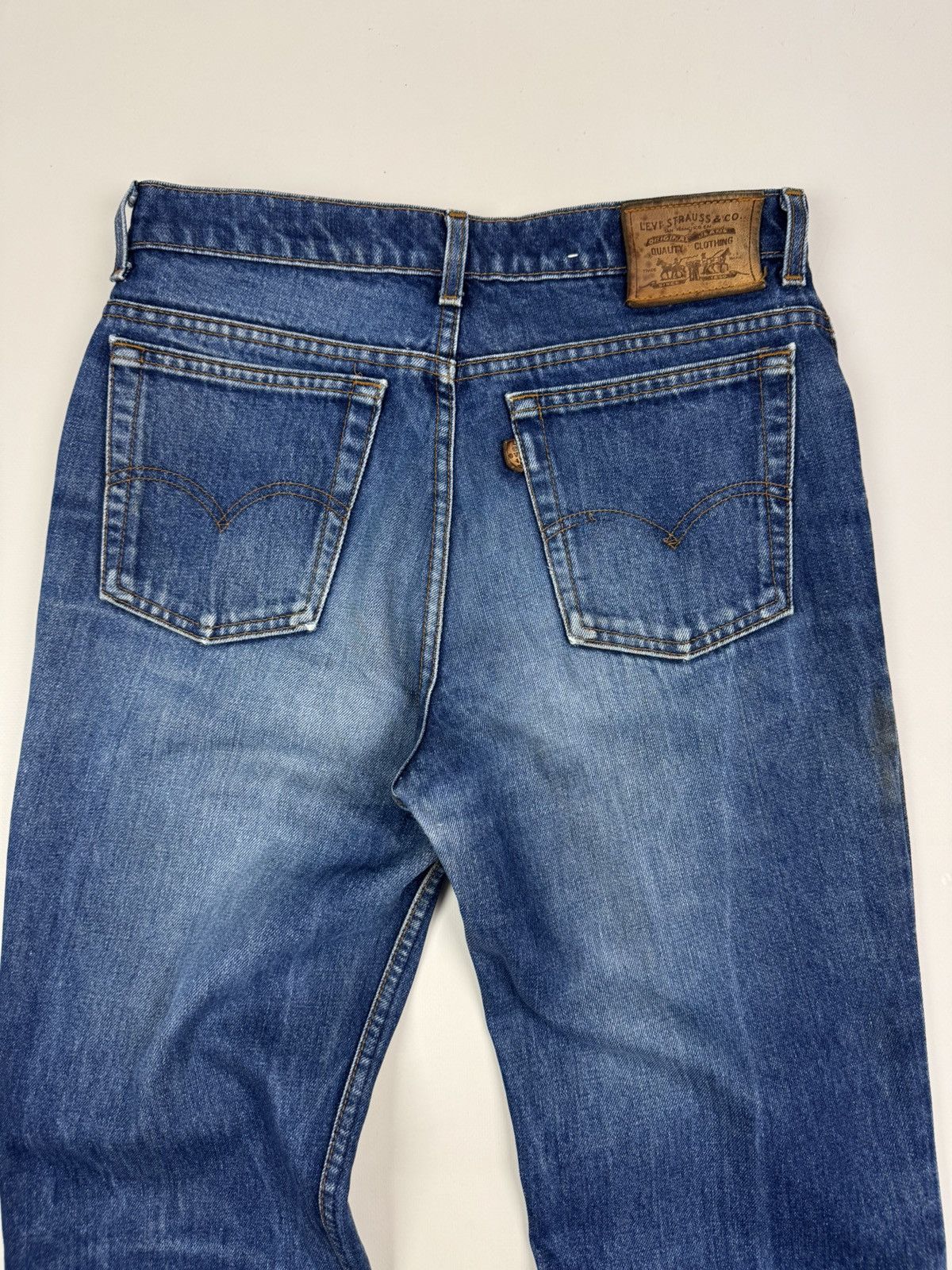 Levi's 1980’s Vintage Levi’s 565 Washed Denim Leather Tab Jeans Size US 33 - 19 Thumbnail