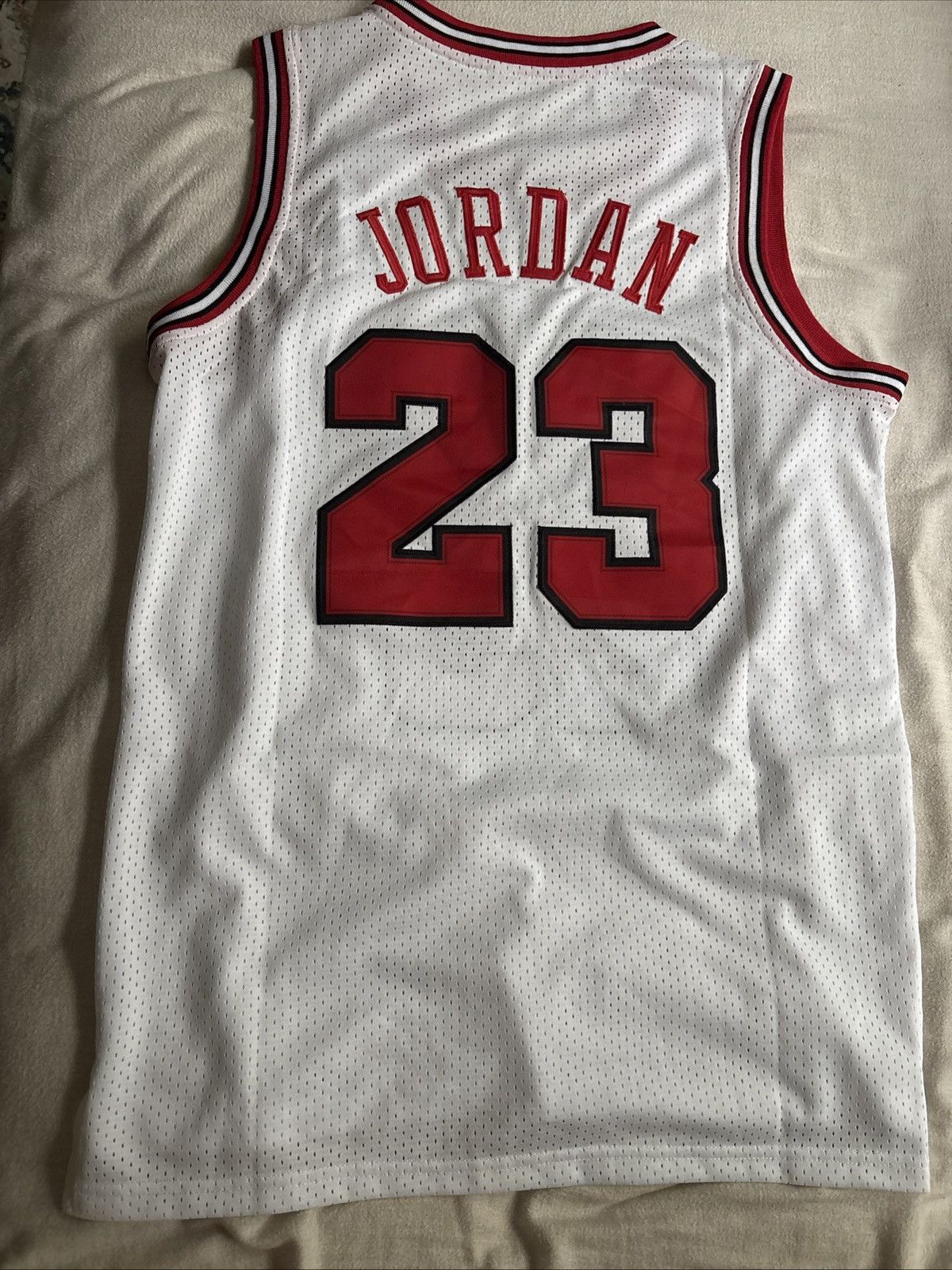 Other New Jordan Chicago Bulls Jersey Men’s S- 2 White Size US S / EU 44-46 / 1 - 3 Thumbnail
