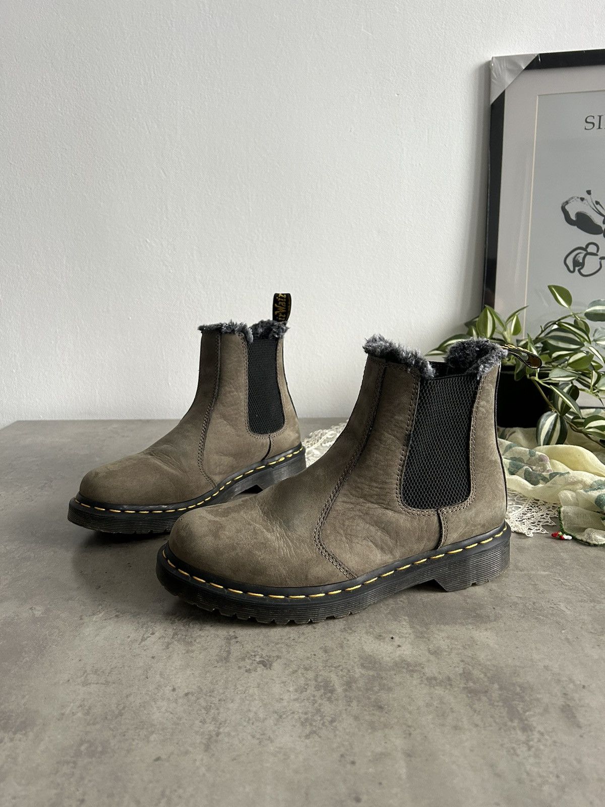 Dr. Martens × Vintage Dr. Martens 2976 Olive Suede Fur Lined Boots Leather Green Size US 9 / IT 39 - 4 Thumbnail
