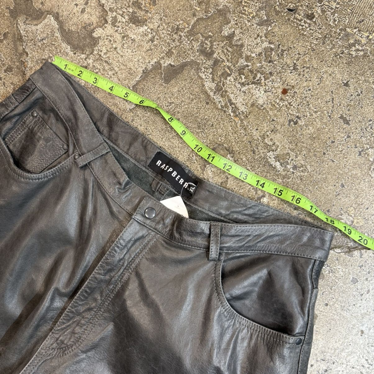 The GV Gallery GV Gallery Raspberry Leather Shorts Size US 36 / EU 52 - 4 Thumbnail