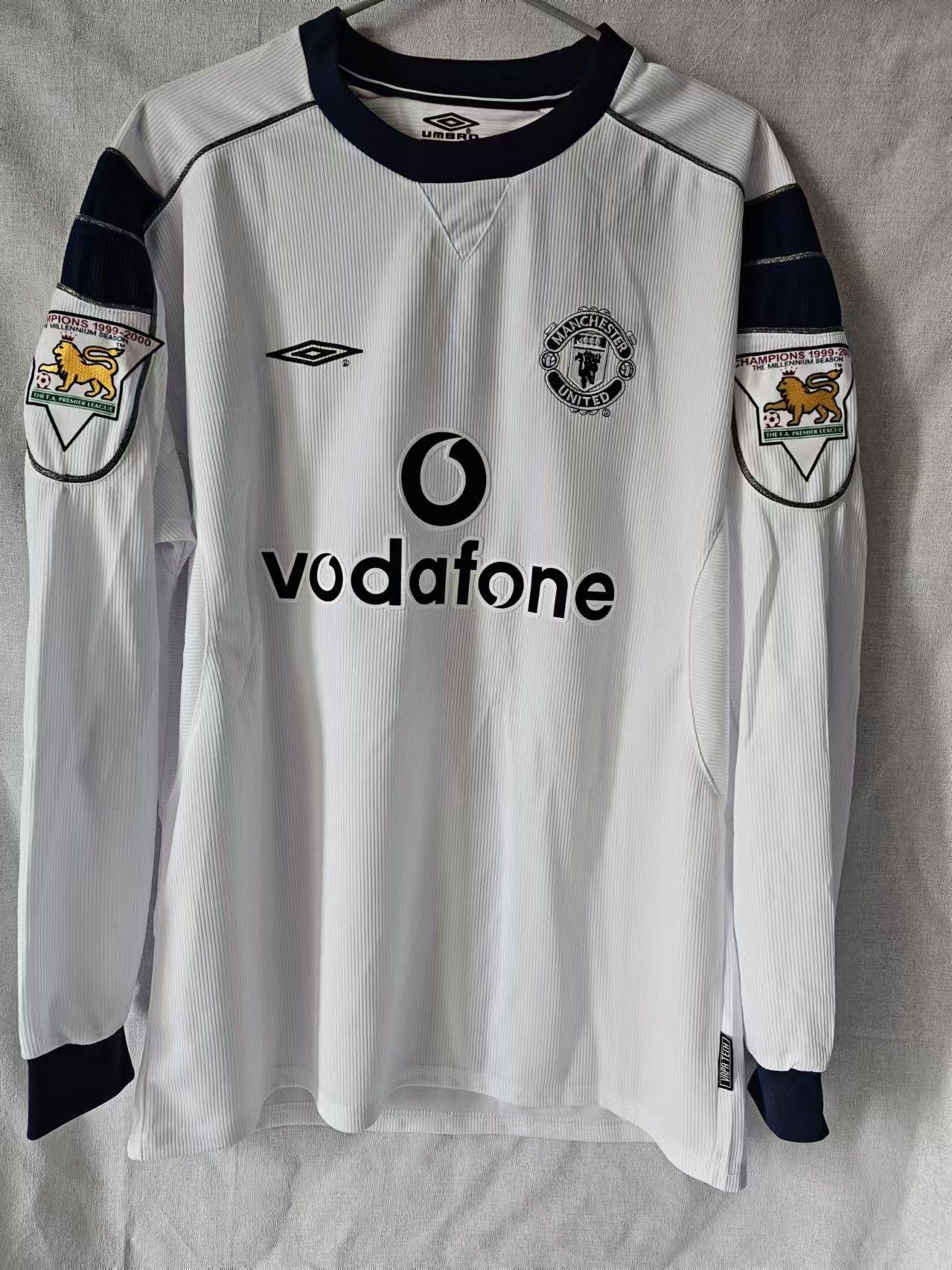 Other 1999 2000 MUFC 7 David Beckham Jersey Size US L / EU 52-54 / 3 - 2 Thumbnail