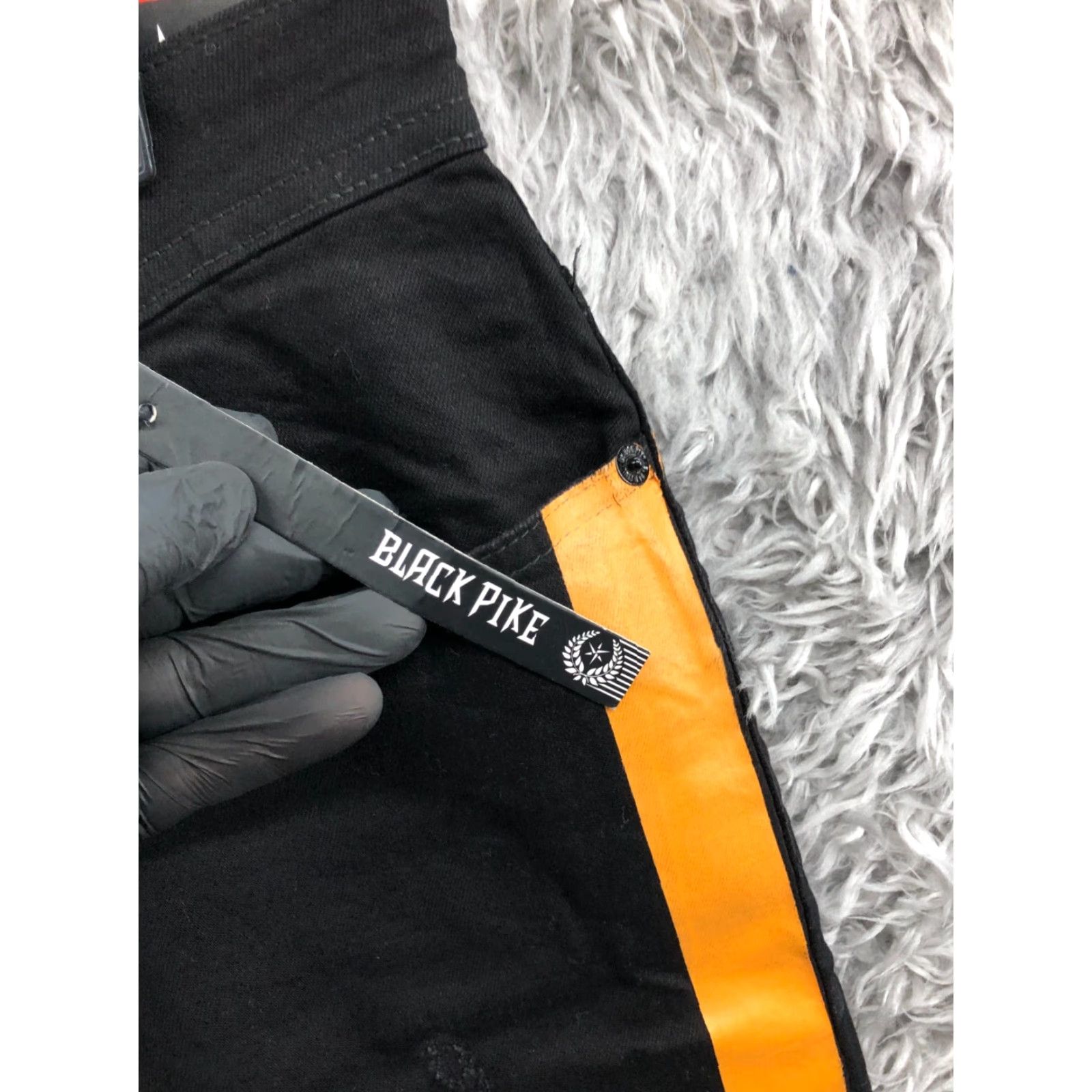 Vintage Black Pike Shorts Mens Size 30 Mid Rise Dark Wash Black Orange Bermuda 5-Pocket Denim Cotton Blend Regular Slim? No Distress Mens Size US 30 / EU 46 - 3 Thumbnail