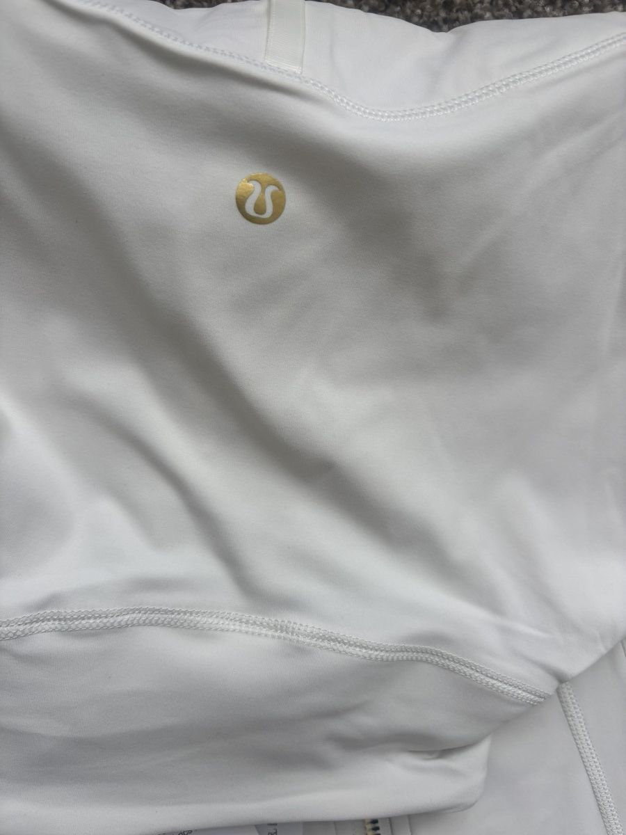 Lululemon Lululemon two piece white creme set size 6 Size M / US 6-8 / IT 42-44 - 6 Thumbnail