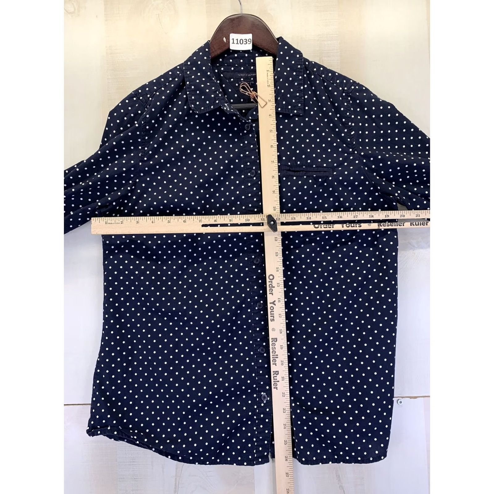 Tommy Hilfiger VINTAGE Tommy Hilfiger Relaxed Fit Navy Polka Dot Roll Tab Sleeve Womens Top L Blue Polka Dot Shirt Womens Large-Polka Dot Navy Shirt? Size L / US 10 / IT 46 - 4 Thumbnail