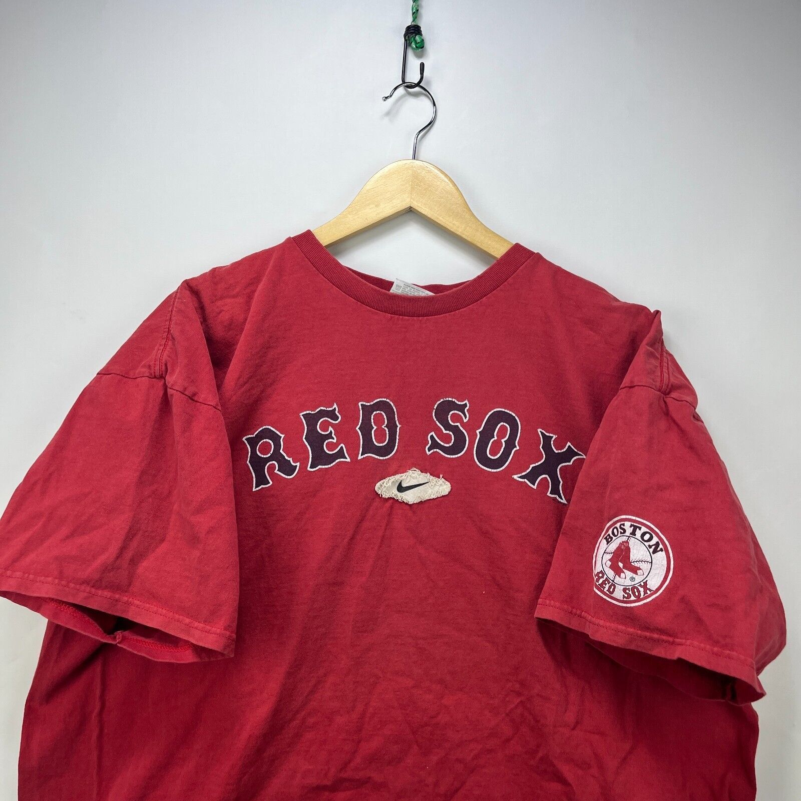 Nike × Vintage Vintage Nike Boston Red Sox Mid Swoosh T-shirt XL Size US XL / EU 56 / 4 - 2 Thumbnail
