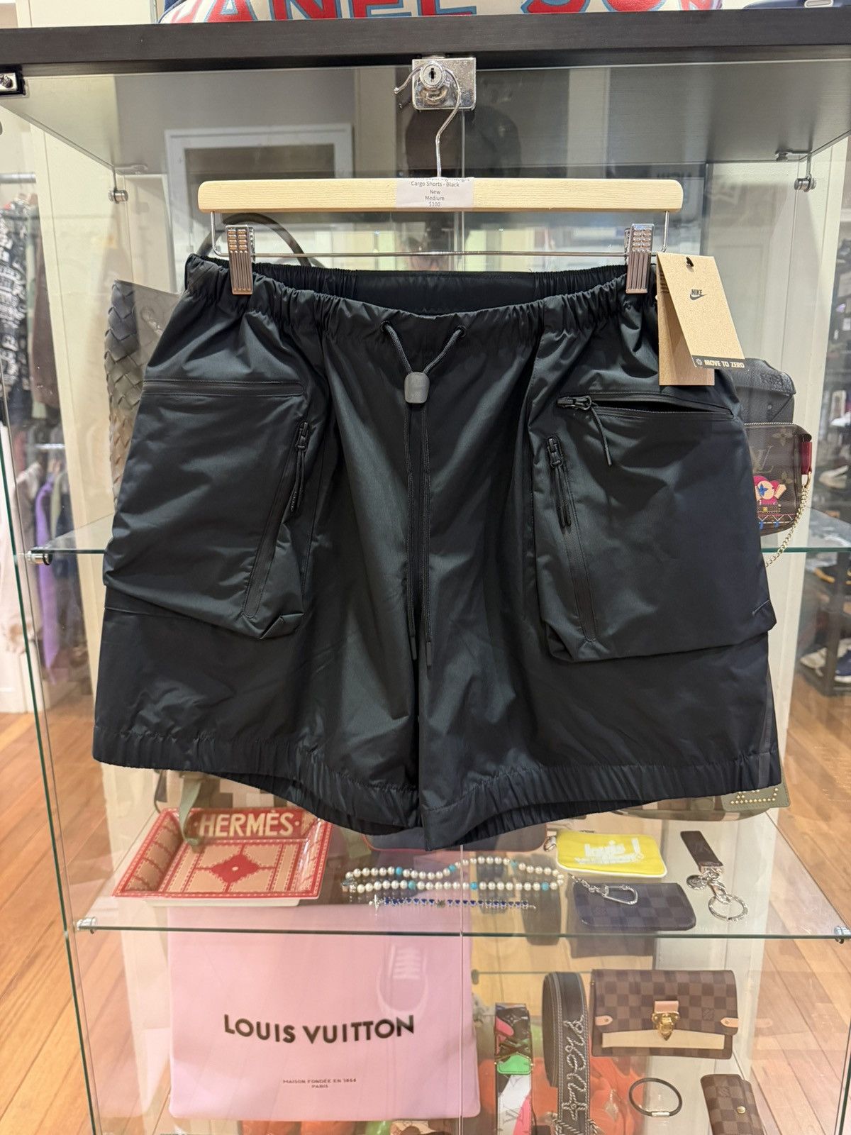 Nike Nike Tech Super Lightweight Cargo Shorts - Black Size US 32 / EU 48 - 1 Thumbnail