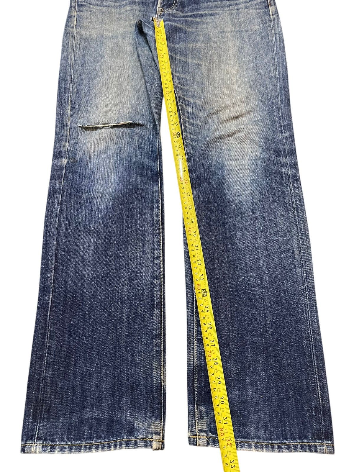 Uniqlo Vintage Japanese Uniqlo Blue Faded Wash Distress Style Jeans Size US 34 / EU 50 - 14 Thumbnail