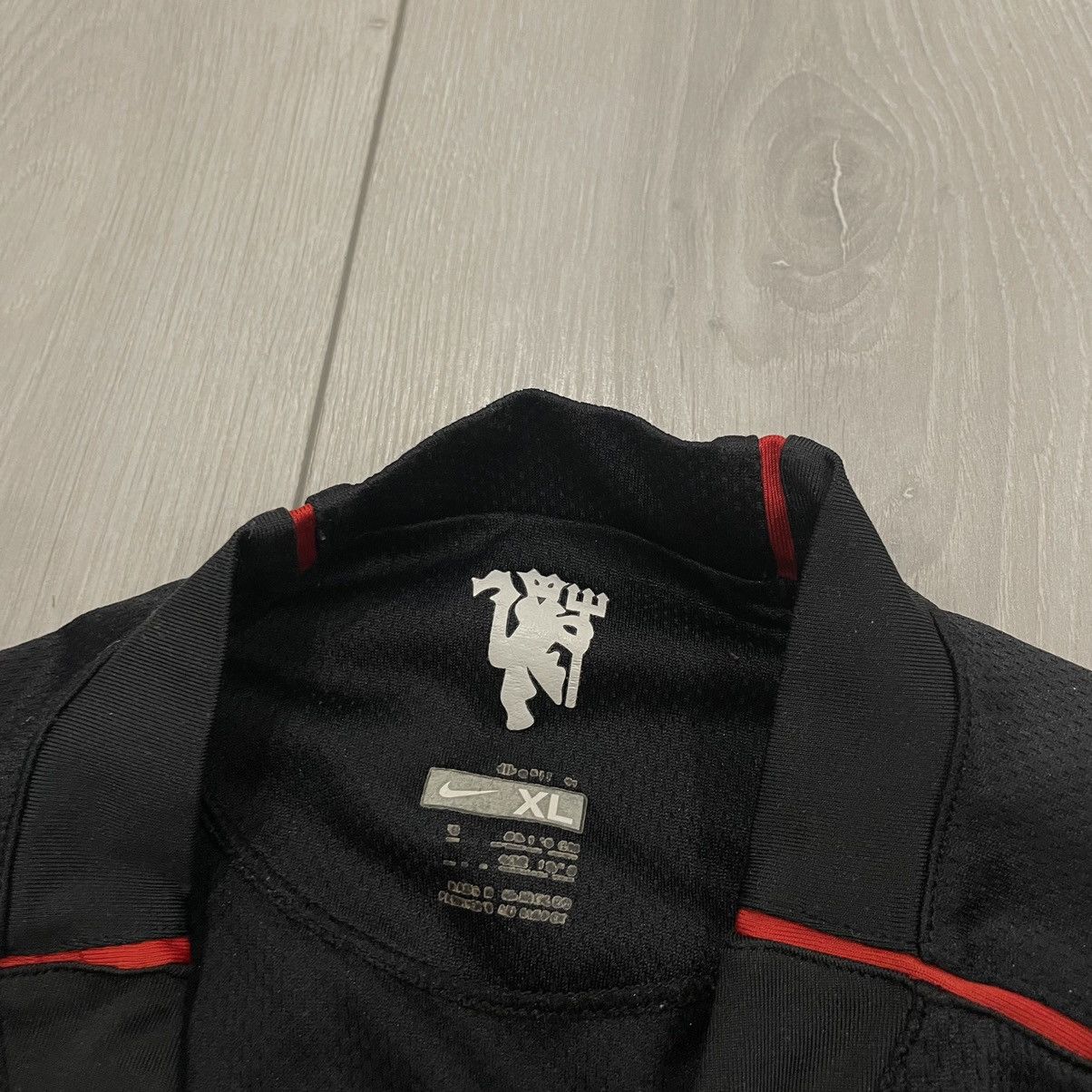 Nike Manchester United AIG 90s Nike soccer jersey tee shirt black Size US XS / EU 42 / 0 - 4 Thumbnail