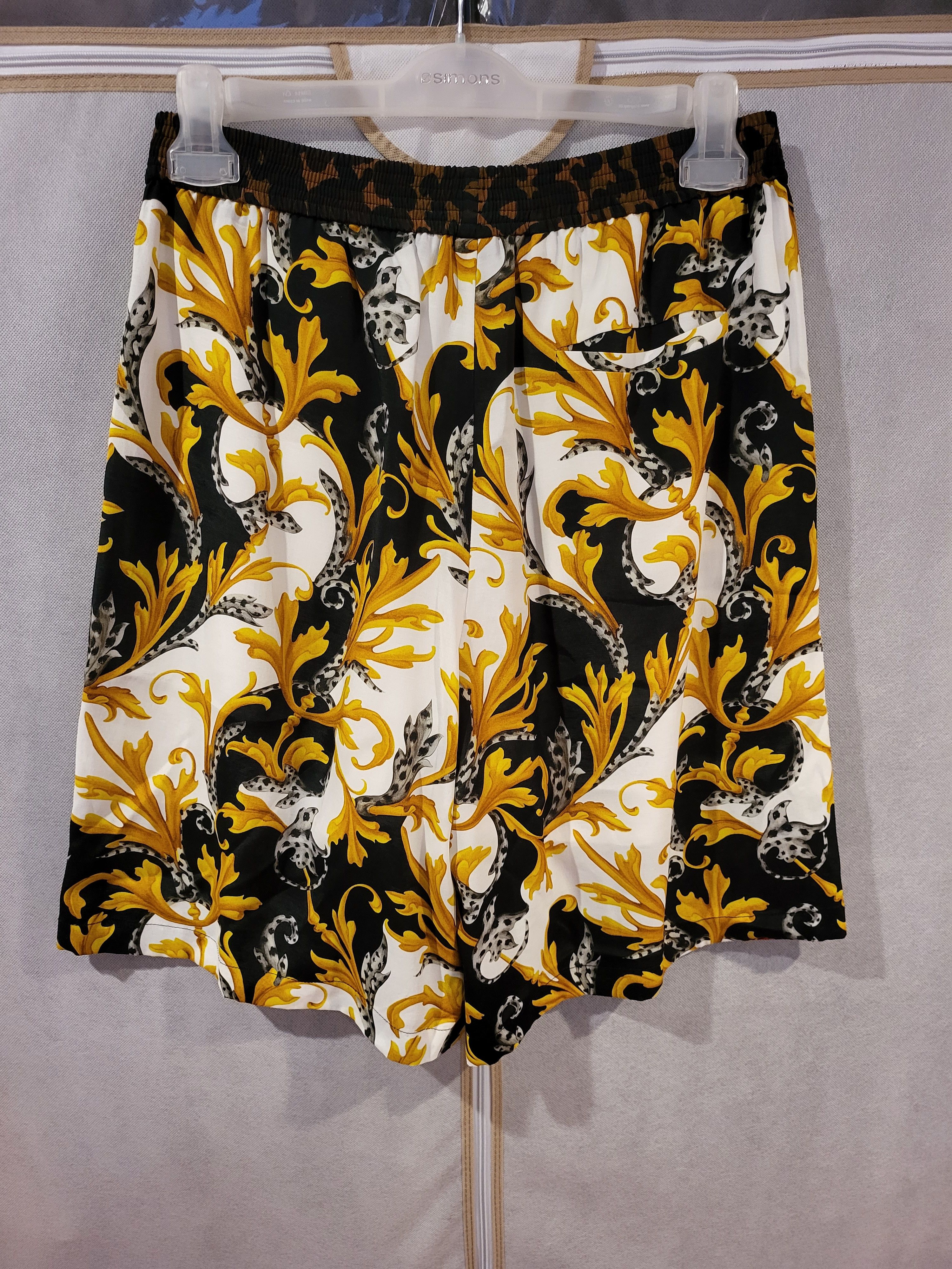 Versace Two Face Floral & Baroque Print Shorts Size US 32 / EU 48 - 4 Thumbnail