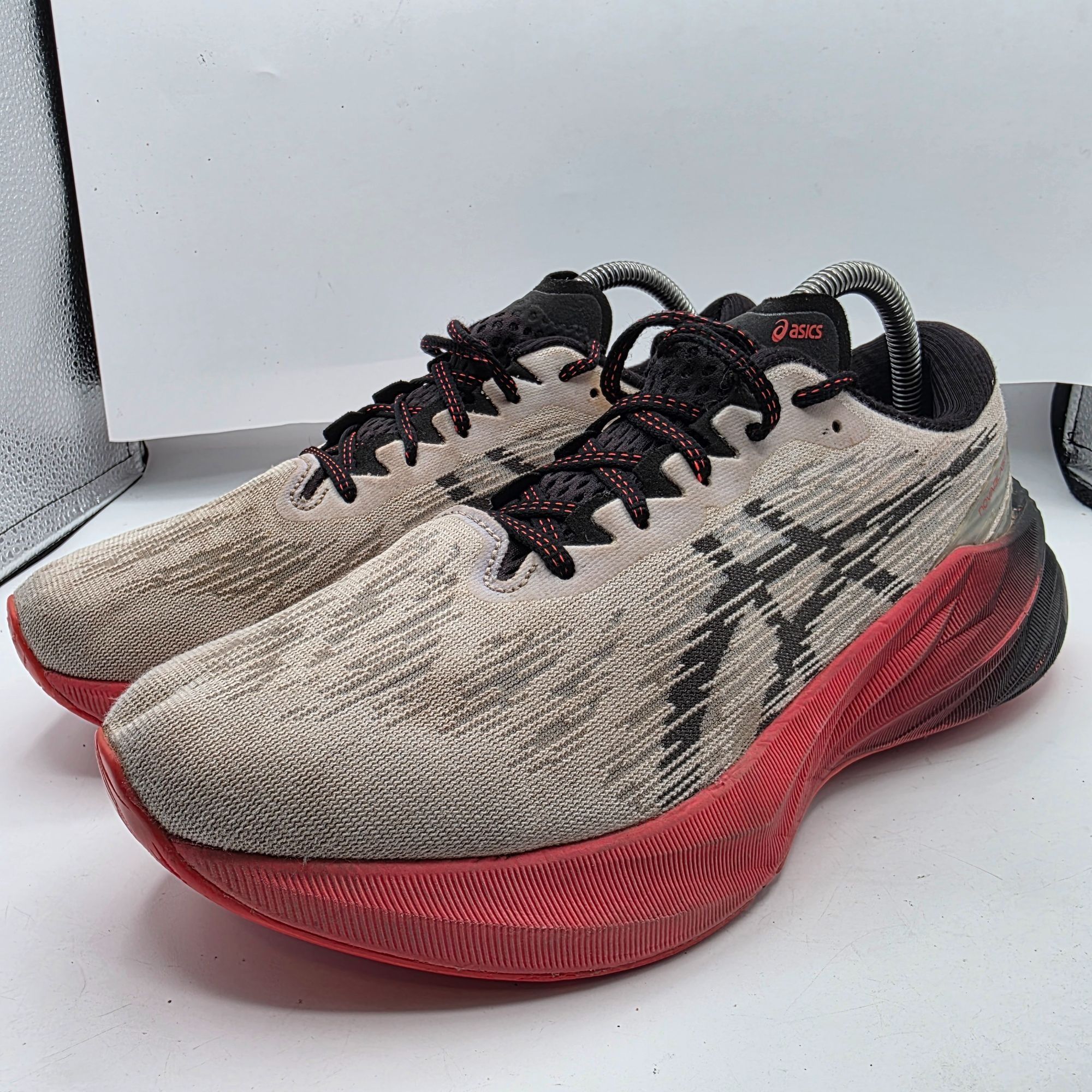 Asics Asics Novablast 3 Mens Size 9 Running Shoes Black Red Lightw Size US 9 / EU 42 - 3 Thumbnail