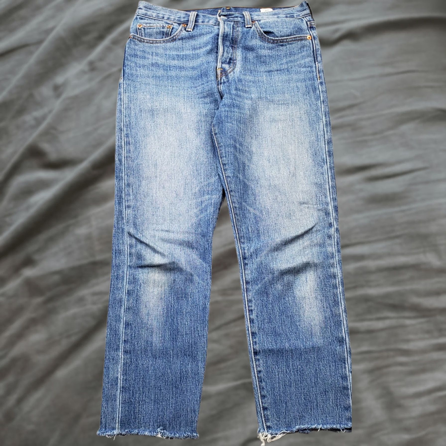 Levi's Levi's Straight Jeans Womens 28 Blue Denim White Oak Cone Frayed Hem Button Fly Jeans Size 28" / US 6 / IT 42 - 1 Thumbnail