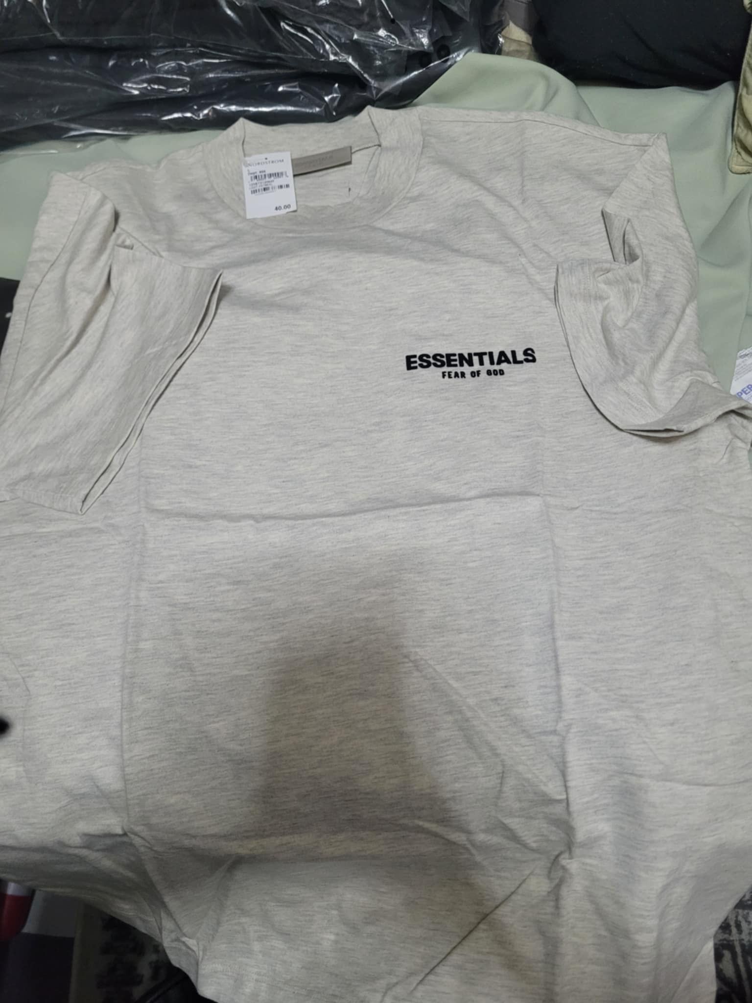 Fear of God Sz L Fear of god essentials light oatmeal tshirt SS22 Size US L / EU 52-54 / 3 - 3 Thumbnail