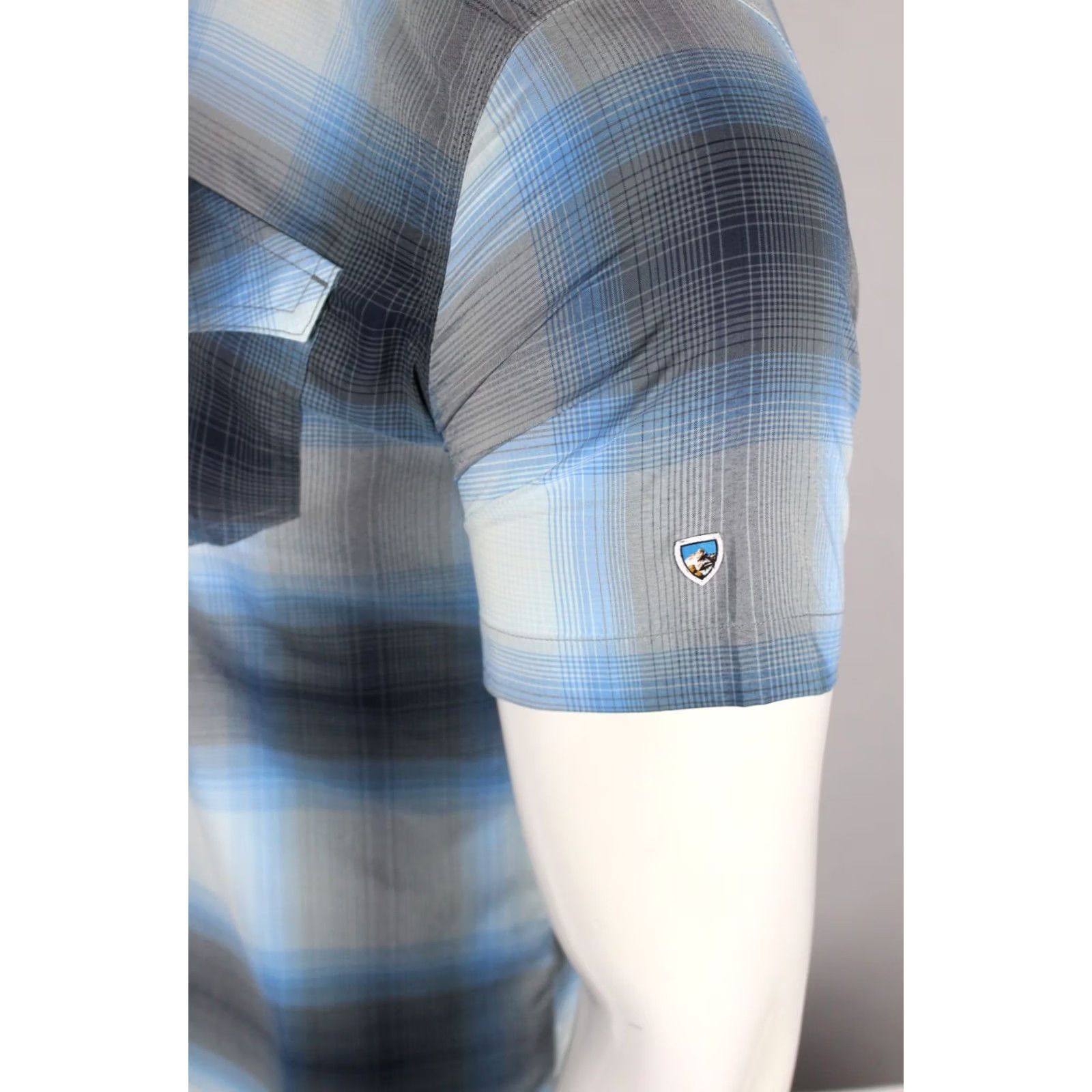 Vintage Kuhl Konquer Shirt S Small Ice Blue 7489 Short Sleeve Button Up Plaid Men's Shirt Size US S / EU 44-46 / 1 - 6 Thumbnail