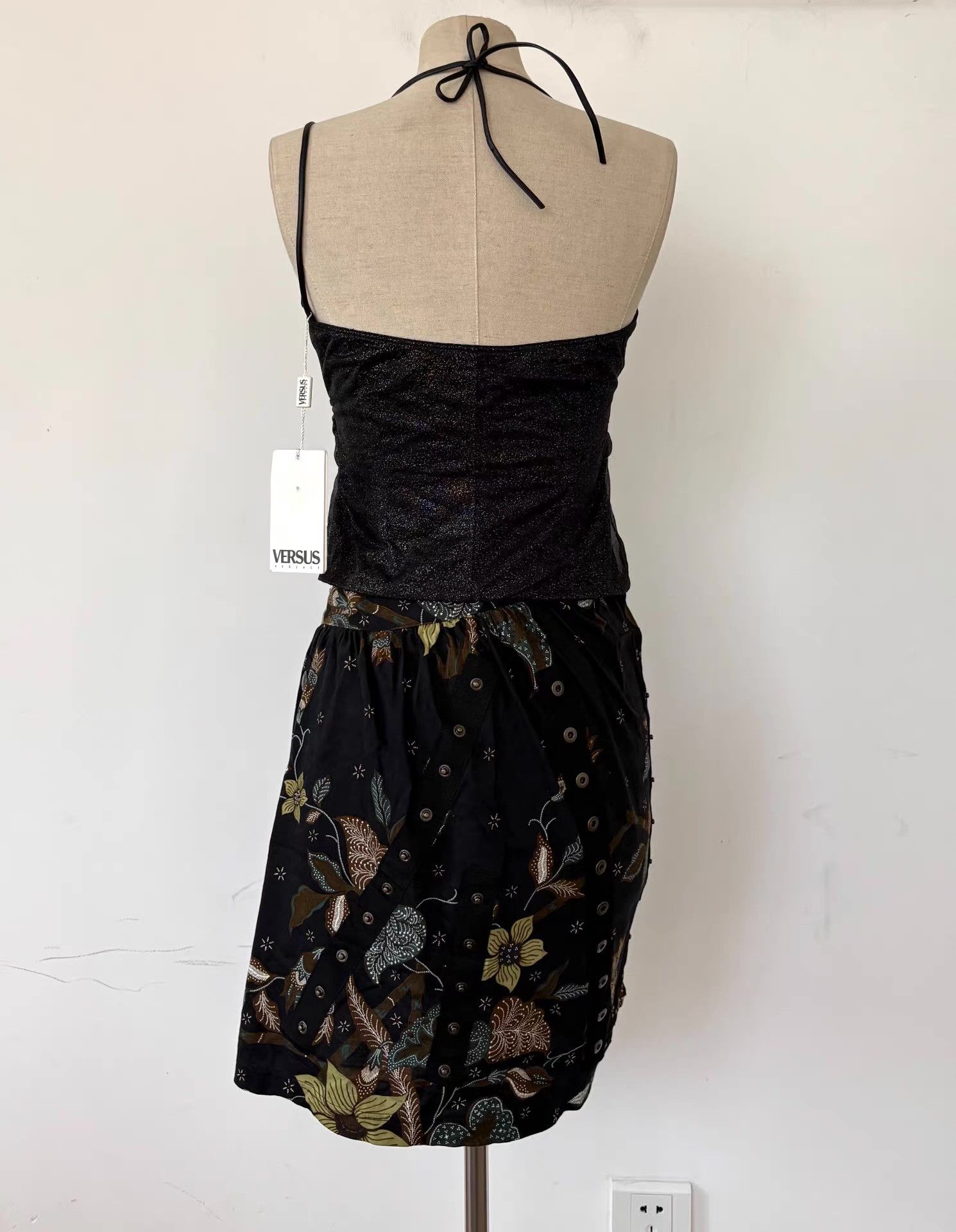 Versace Versus Versace Women's Black Mesh Camisole Ｑ21 Size M / US 6-8 / IT 42-44 - 2 Thumbnail