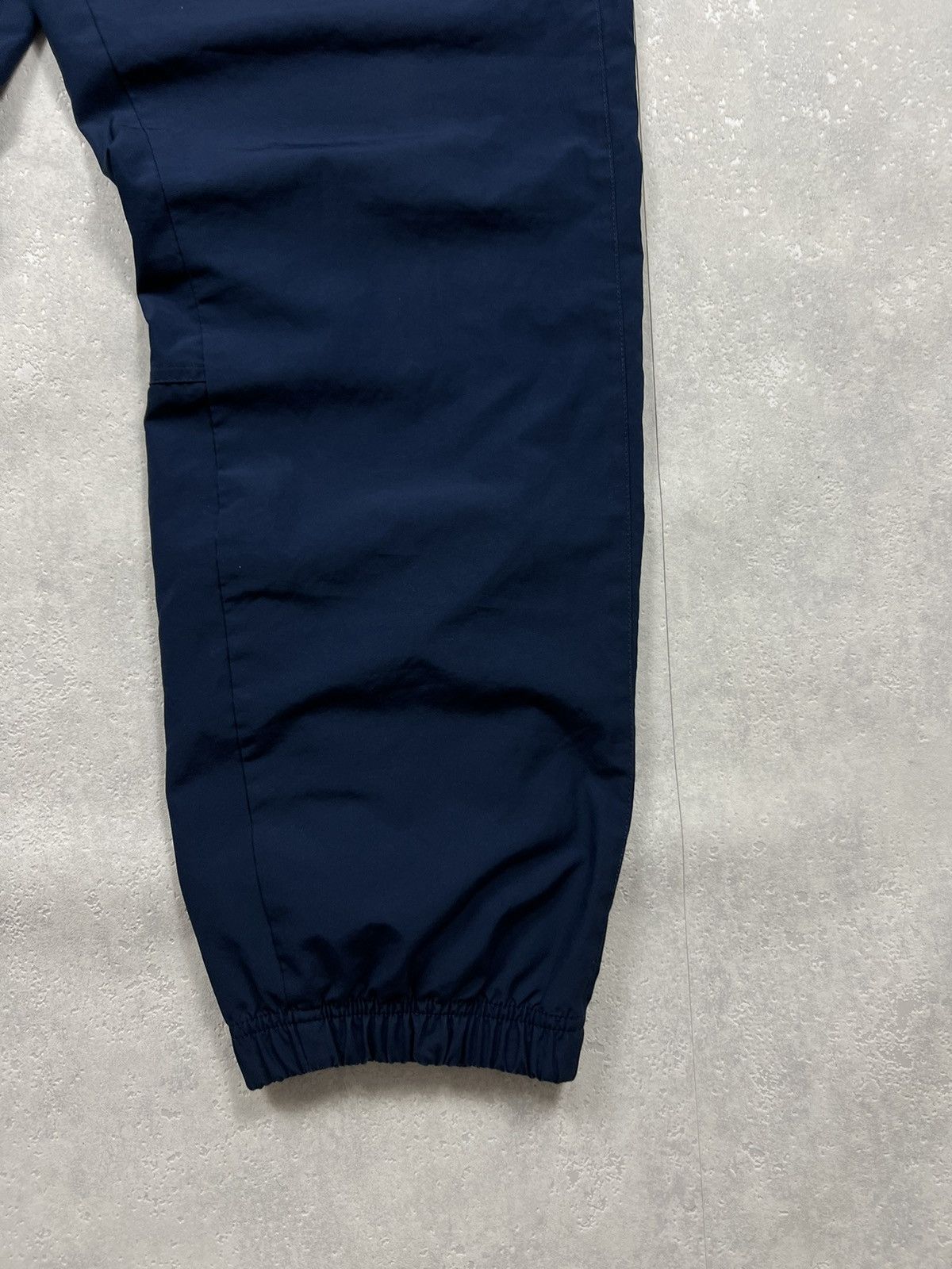 Nike 00's NIKE RED SWOOSH LOGO RETRO BAGGY TRACK PANTS Y2K Size US 34 / EU 50 - 2 Thumbnail