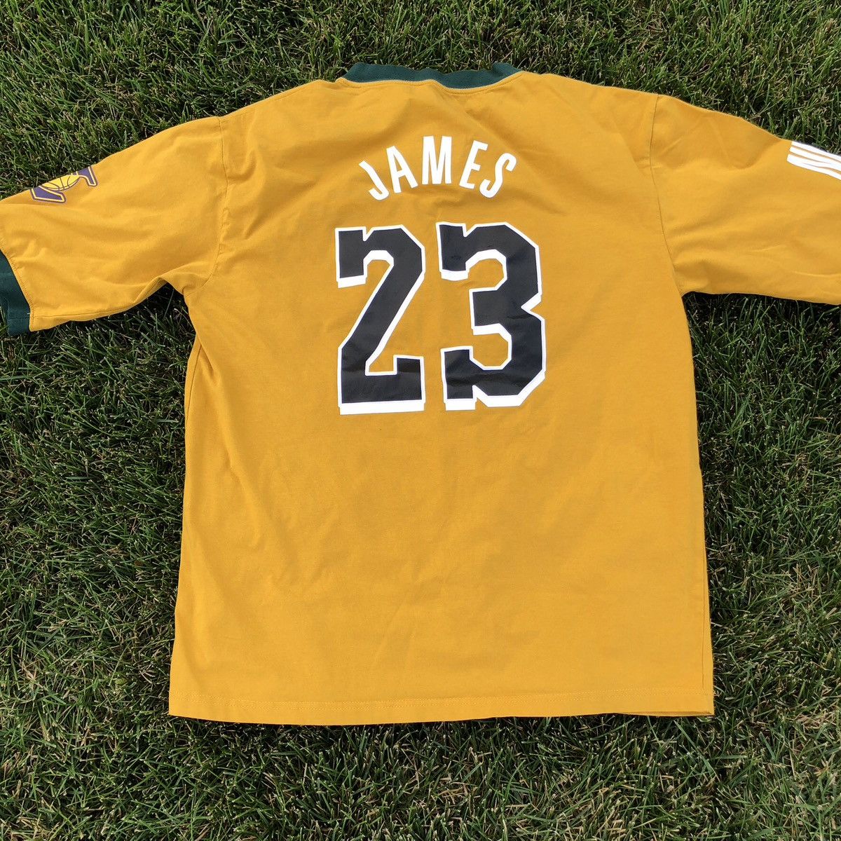 Nike Los Angeles Lebron James #23 tee shirt Size US XL / EU 56 / 4 - 5 Thumbnail