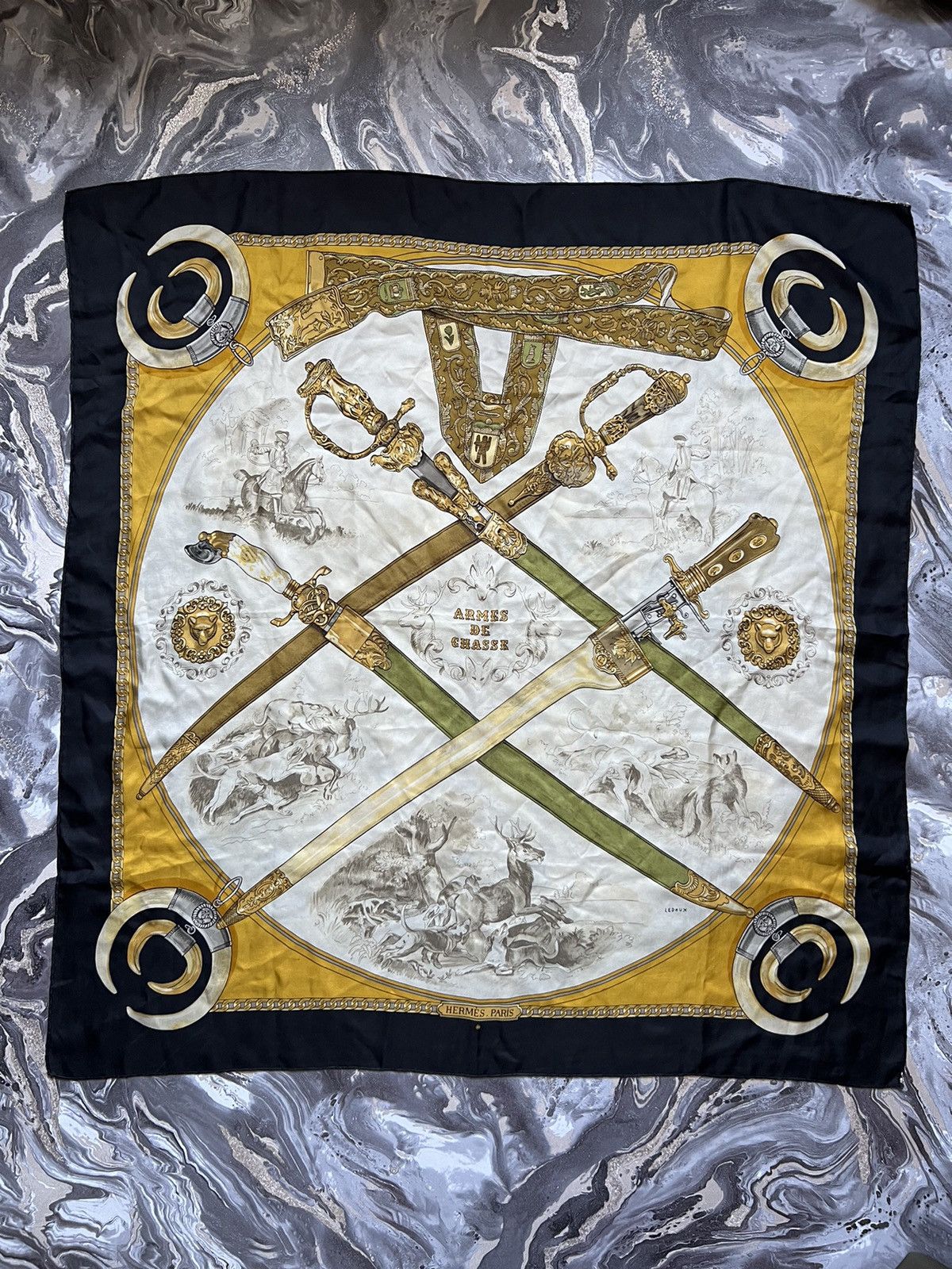 Hermes Rare Hermes Ledoux vintage Hunting weapon Silk Scarf Shawl Size ONE SIZE - 1 Thumbnail