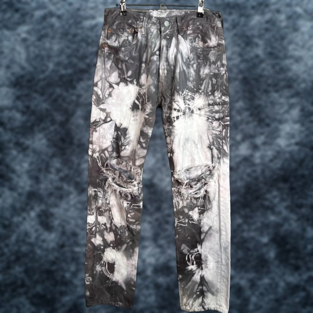 Levi's Levis Womens Size 28 x 30 Tie-Dye Distressed Gray Jeans 100% Cotton Button-Fly Size 28" / US 6 / IT 42 - 1 Thumbnail