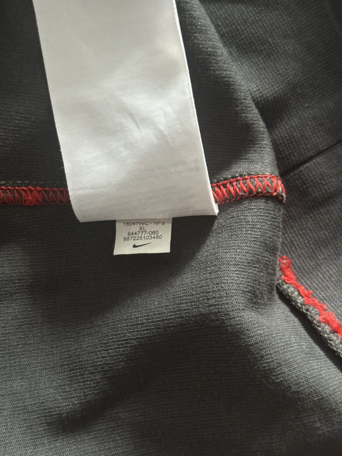 Nike Vintage Nike sweatshirt Size XL grey red Size US XL / EU 56 / 4 - 6 Thumbnail