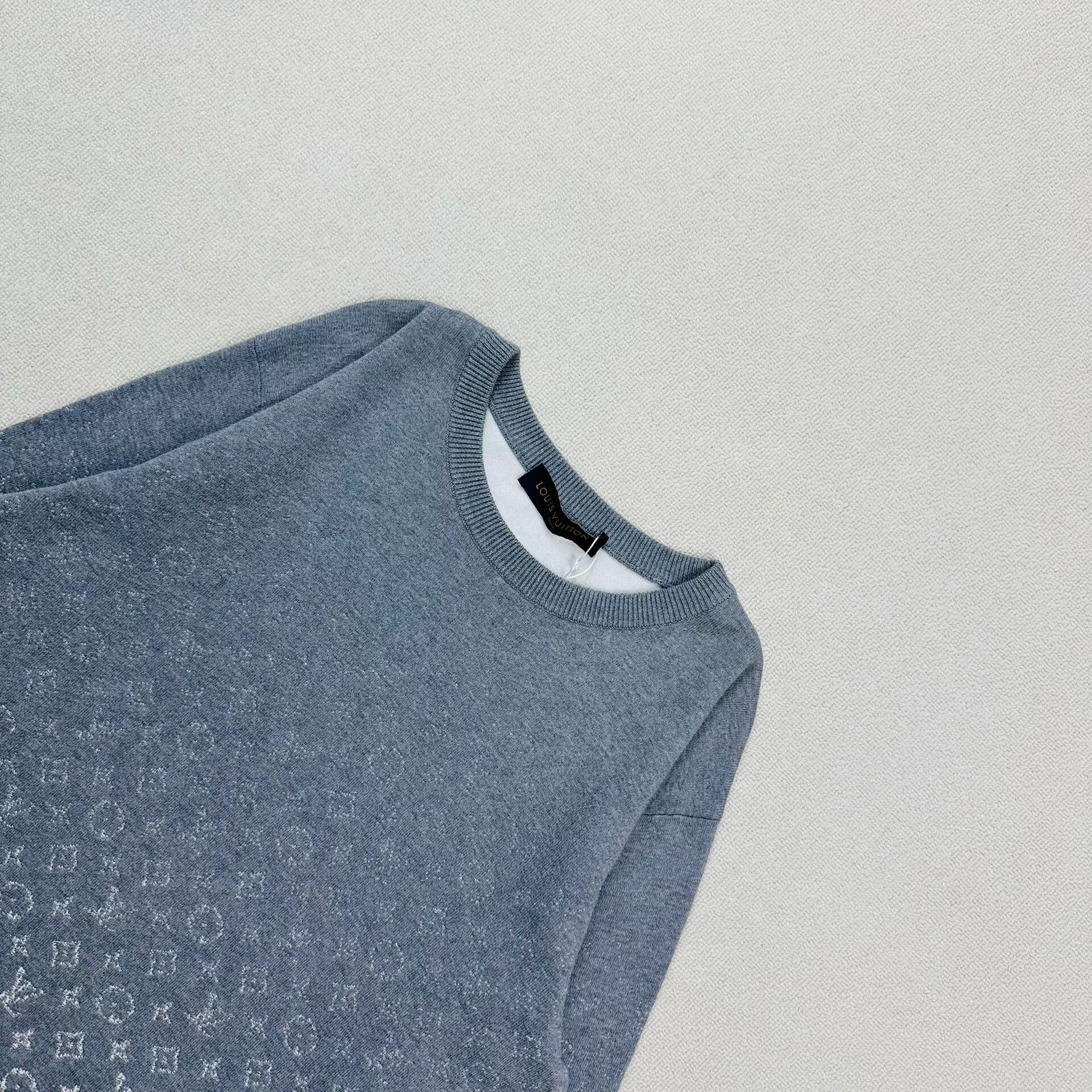 Louis Vuitton louis vuitton gradient logo sweater size L Size US L / EU 52-54 / 3 - 2 Thumbnail
