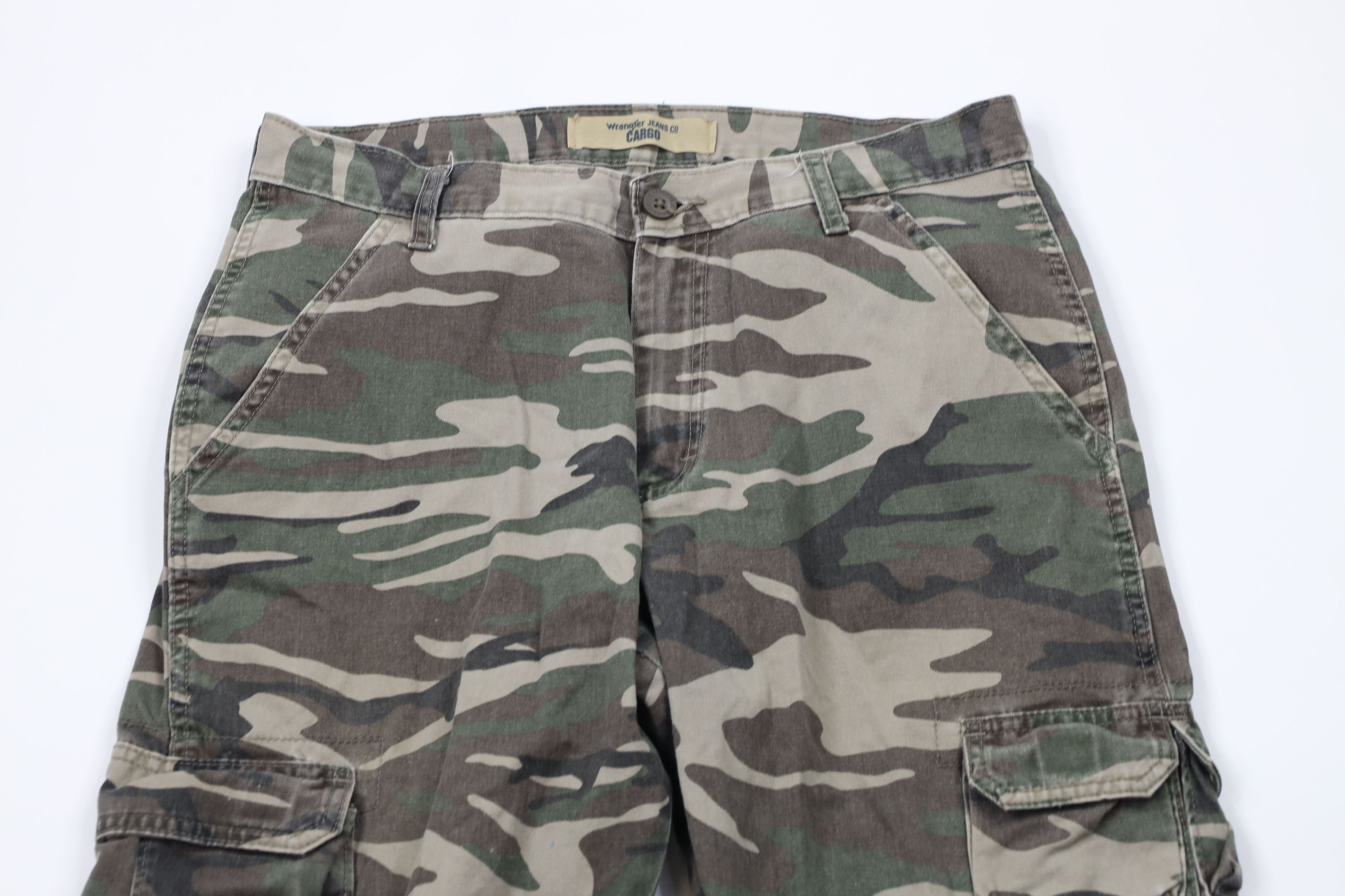 Vintage × Wrangler Vintage Y2K Wrangler Relaxed Wide Leg Camouflage Cargo Pants Size US 32 / EU 48 - 2 Thumbnail