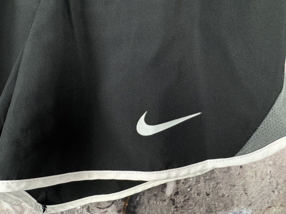 Nike Women’s Nike Running Shorts Sportswear Size Small Size 27" / US 4 / IT 40 - 4 Thumbnail